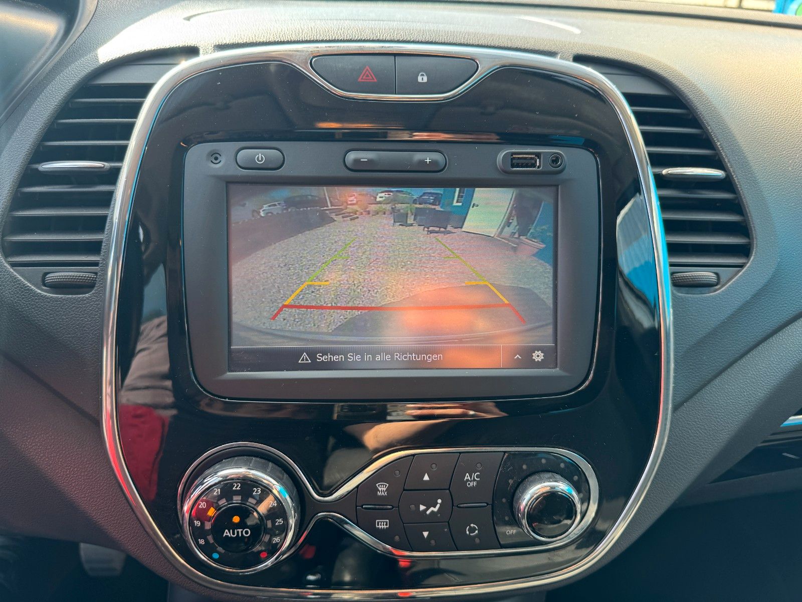 Fahrzeugabbildung Renault Captur**Intens**Temp**Kamera**Klima**