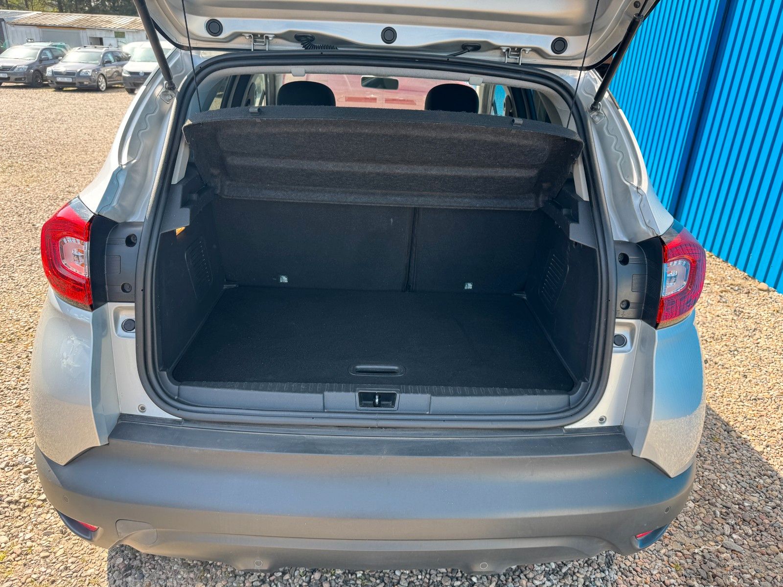 Fahrzeugabbildung Renault Captur**Intens**Temp**Kamera**Klima**