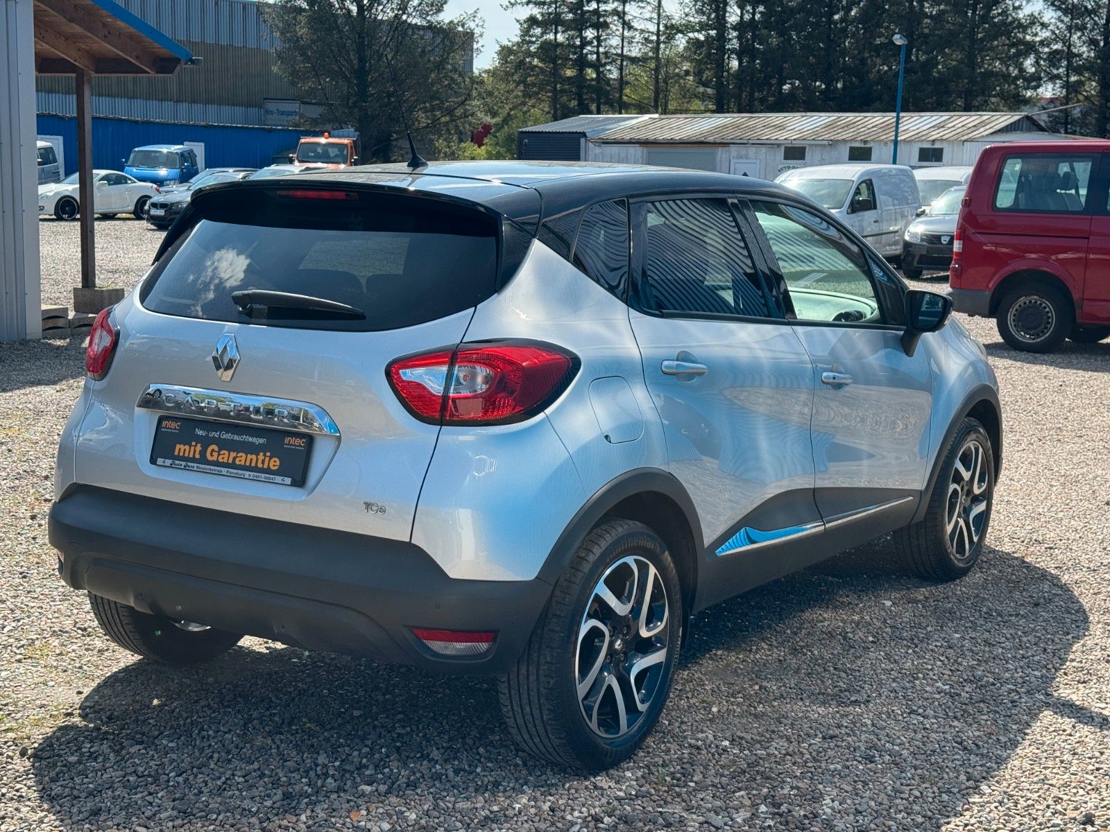 Fahrzeugabbildung Renault Captur**Intens**Temp**Kamera**Klima**