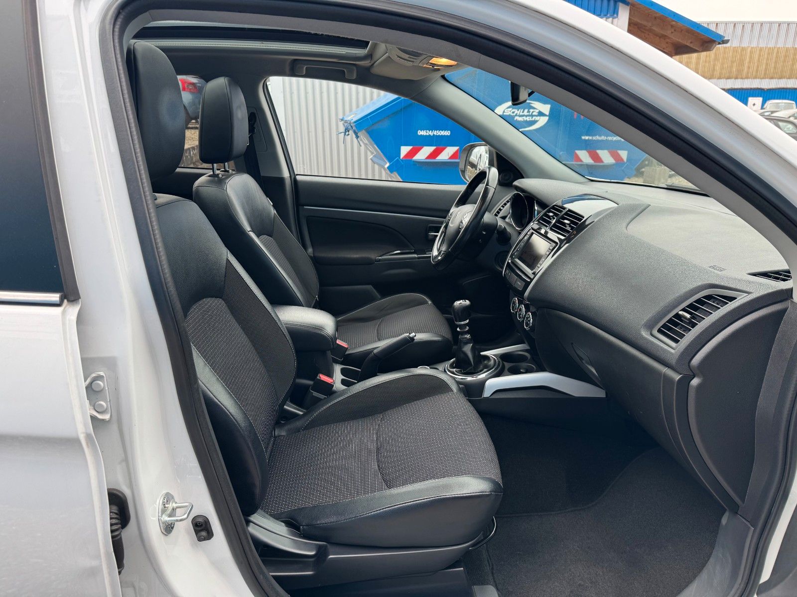 Fahrzeugabbildung Peugeot 4008 Allure 4WD**Navi*AHK*Keyles-GO**