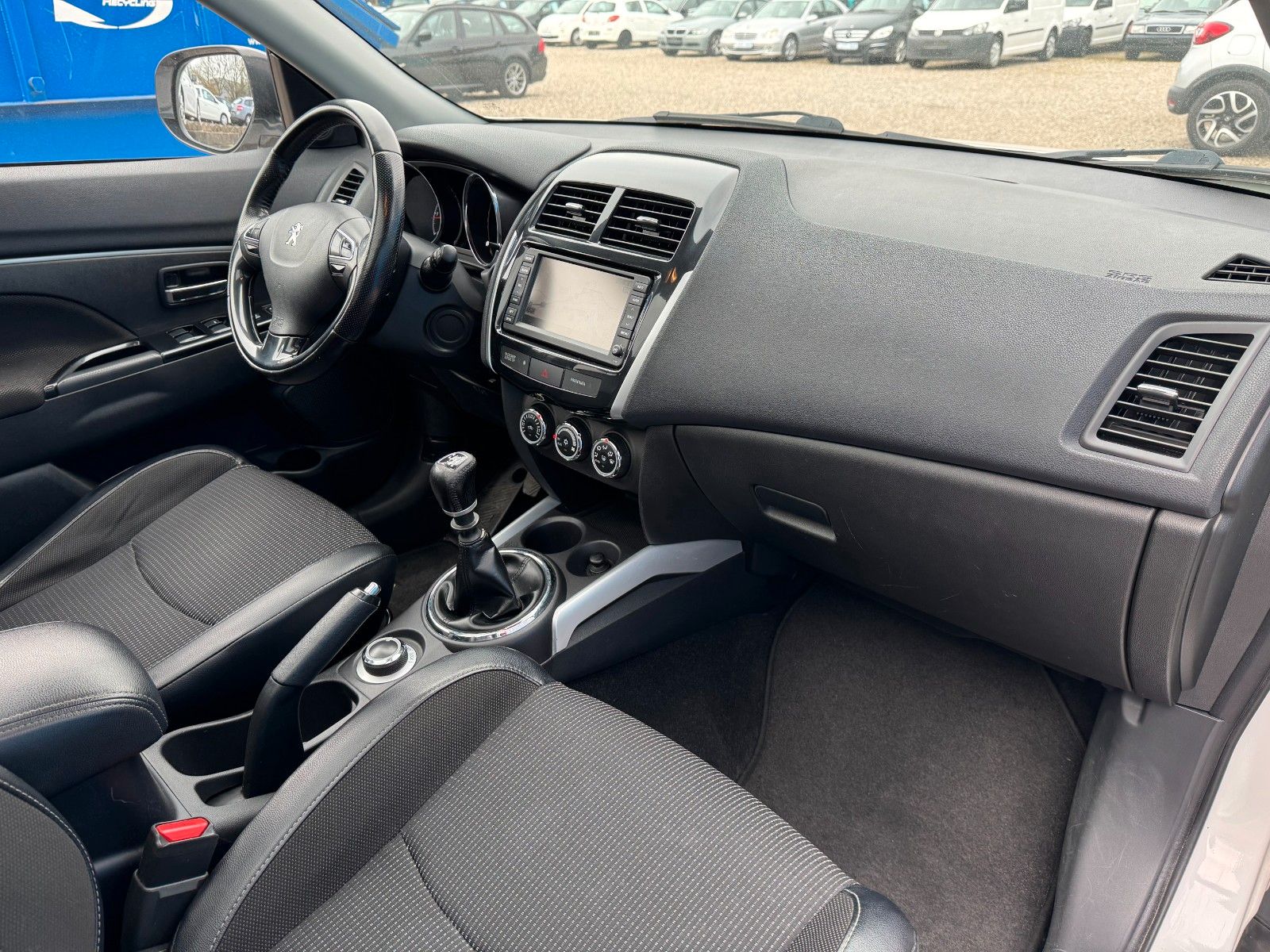 Fahrzeugabbildung Peugeot 4008 Allure 4WD**Navi*AHK*Keyles-GO**