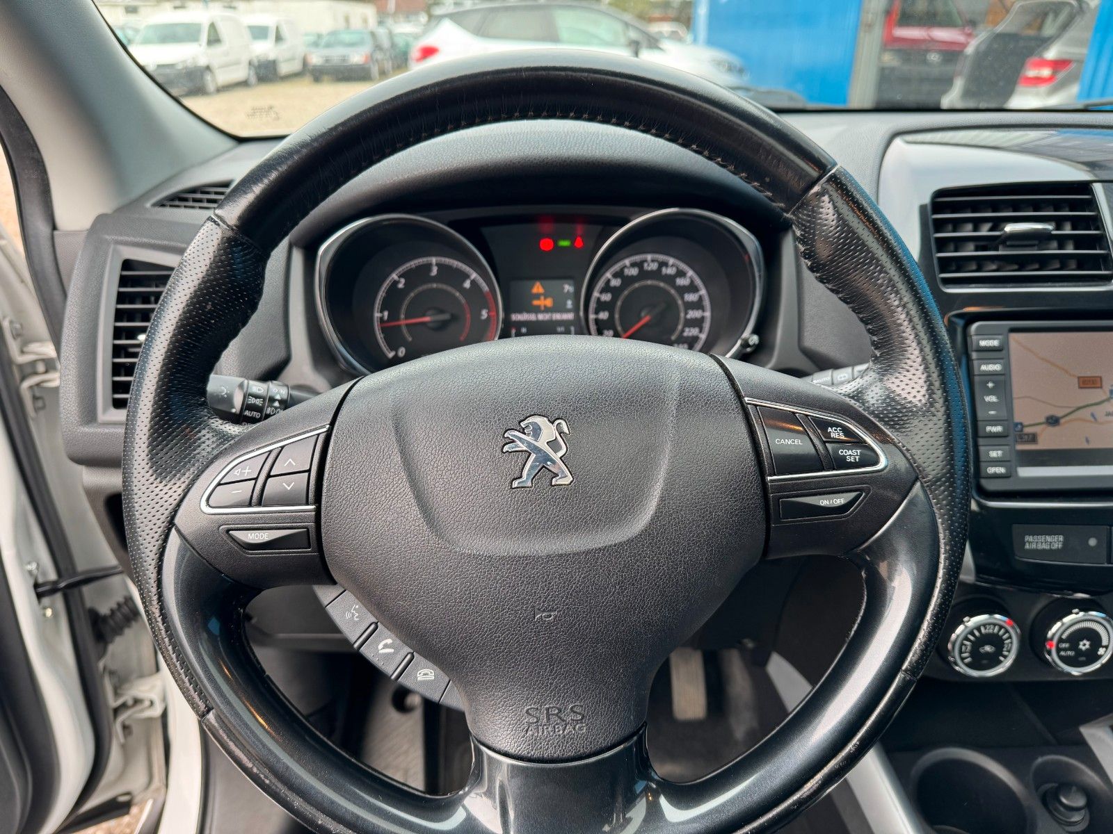 Fahrzeugabbildung Peugeot 4008 Allure 4WD**Navi*AHK*Keyles-GO**