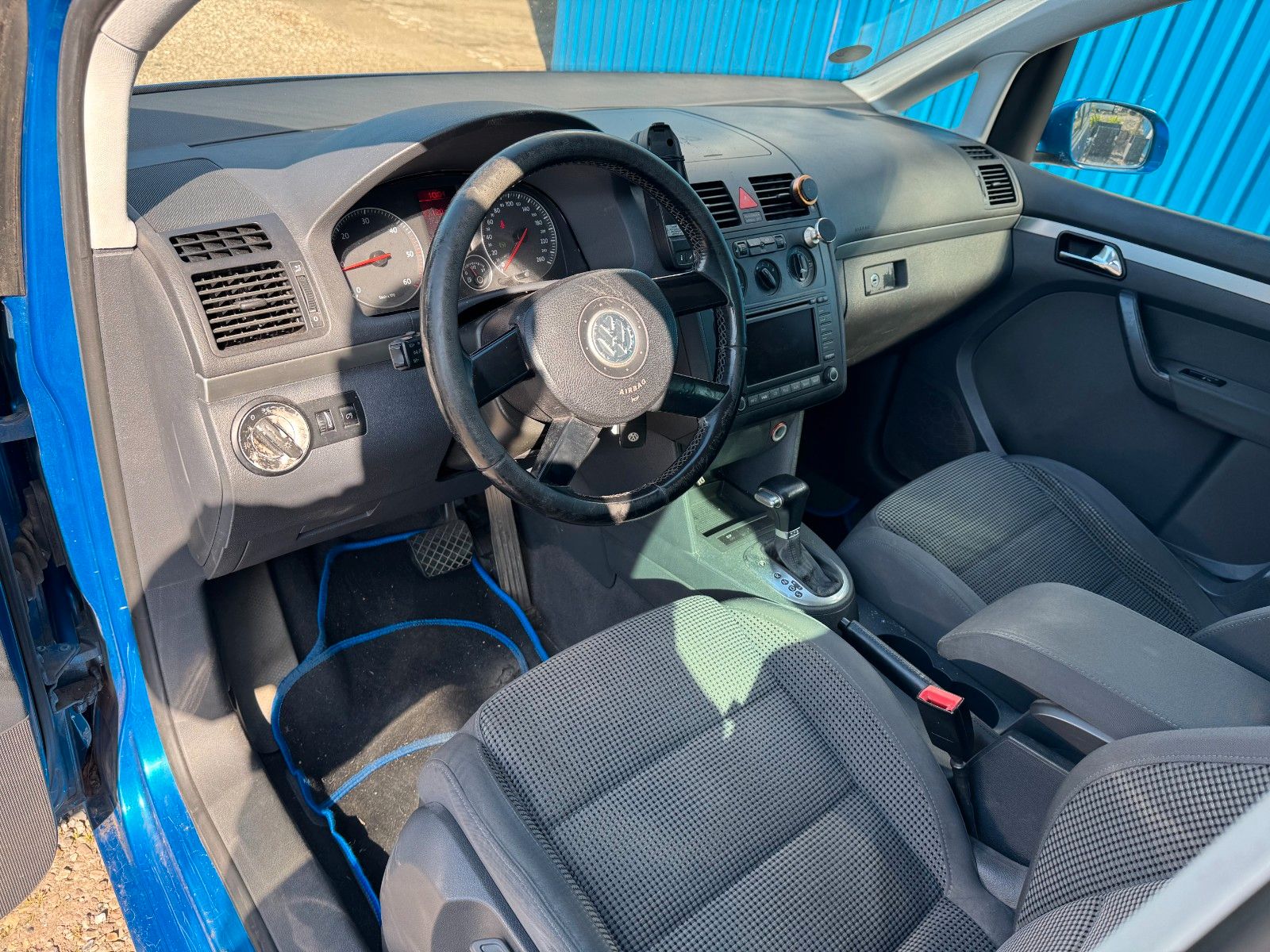 Fahrzeugabbildung Volkswagen Touran**Highline**DSG Automatik**Klima**SHZ**