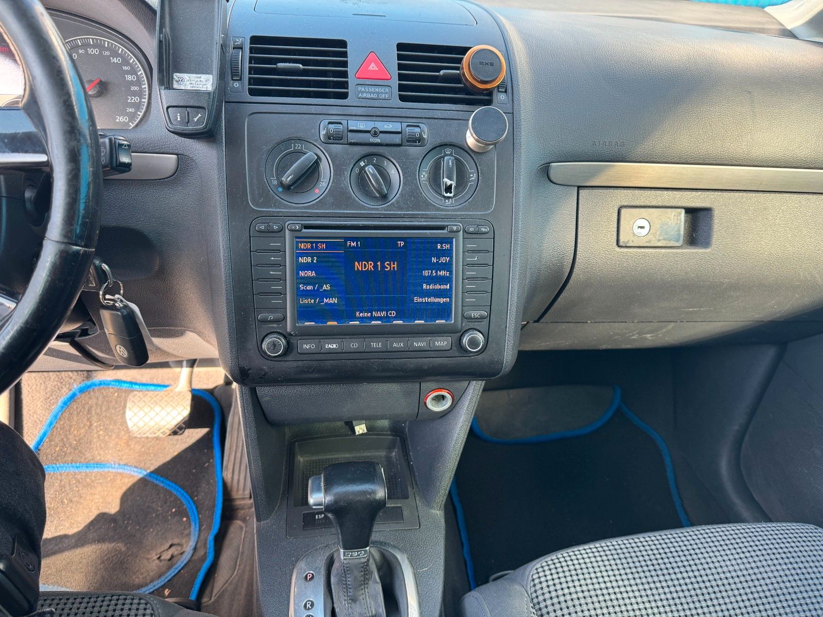 Fahrzeugabbildung Volkswagen Touran**Highline**DSG Automatik**Klima**SHZ**