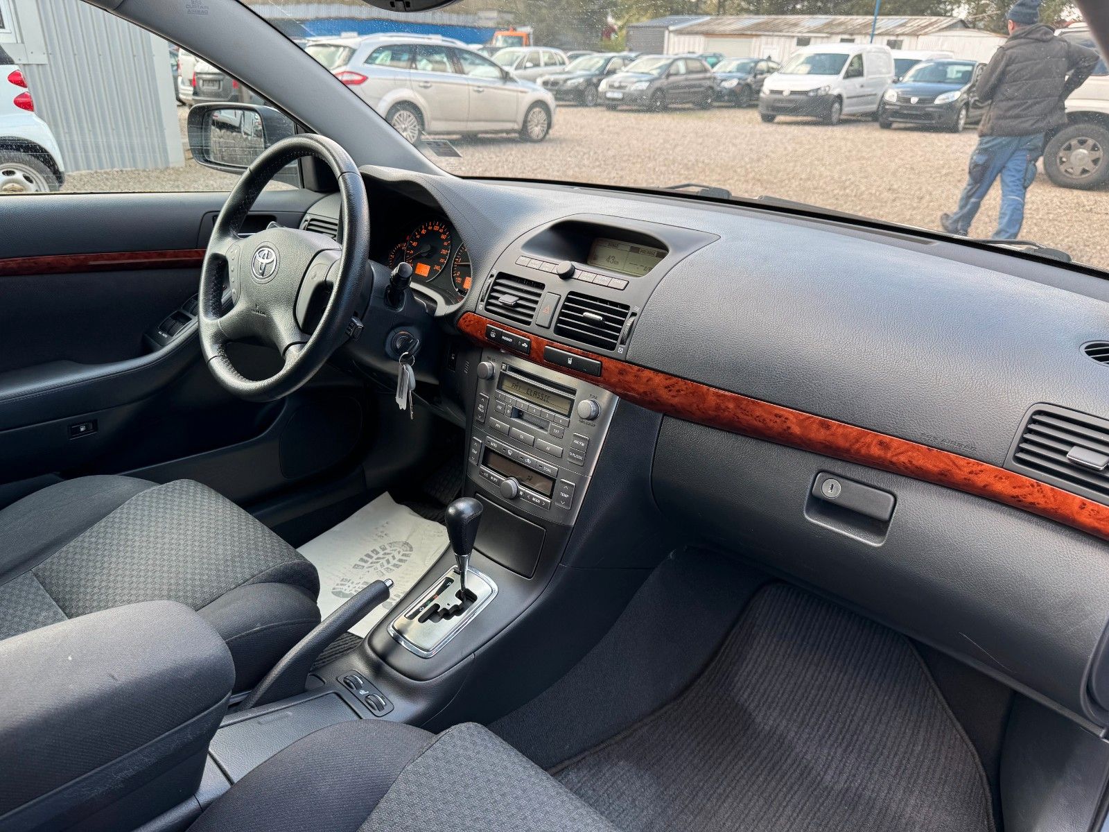 Fahrzeugabbildung Toyota Avensis Kombi 2.4*Executive*Automatik*AHK*Xenon*