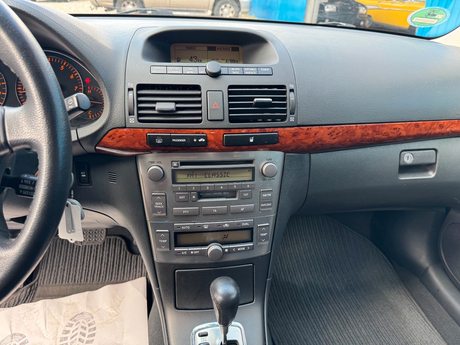 Fahrzeugabbildung Toyota Avensis Kombi 2.4*Executive*Automatik*AHK*Xenon*