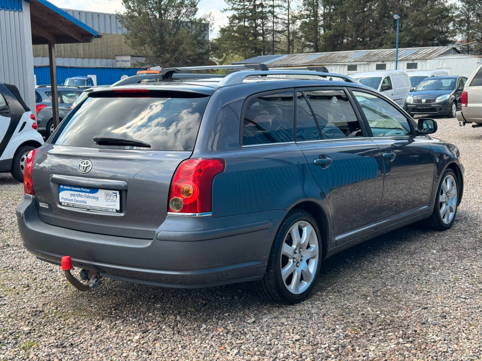 Fahrzeugabbildung Toyota Avensis Kombi 2.4*Executive*Automatik*AHK*Xenon*