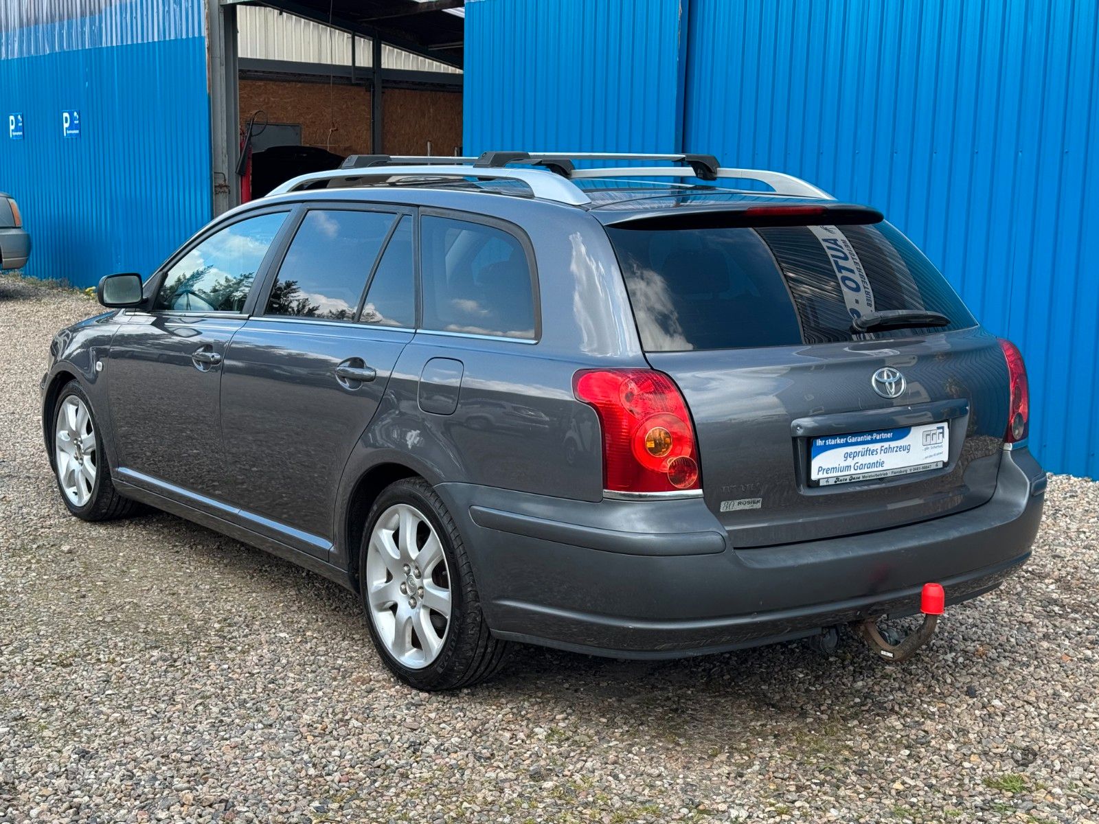 Fahrzeugabbildung Toyota Avensis Kombi 2.4*Executive*Automatik*AHK*Xenon*