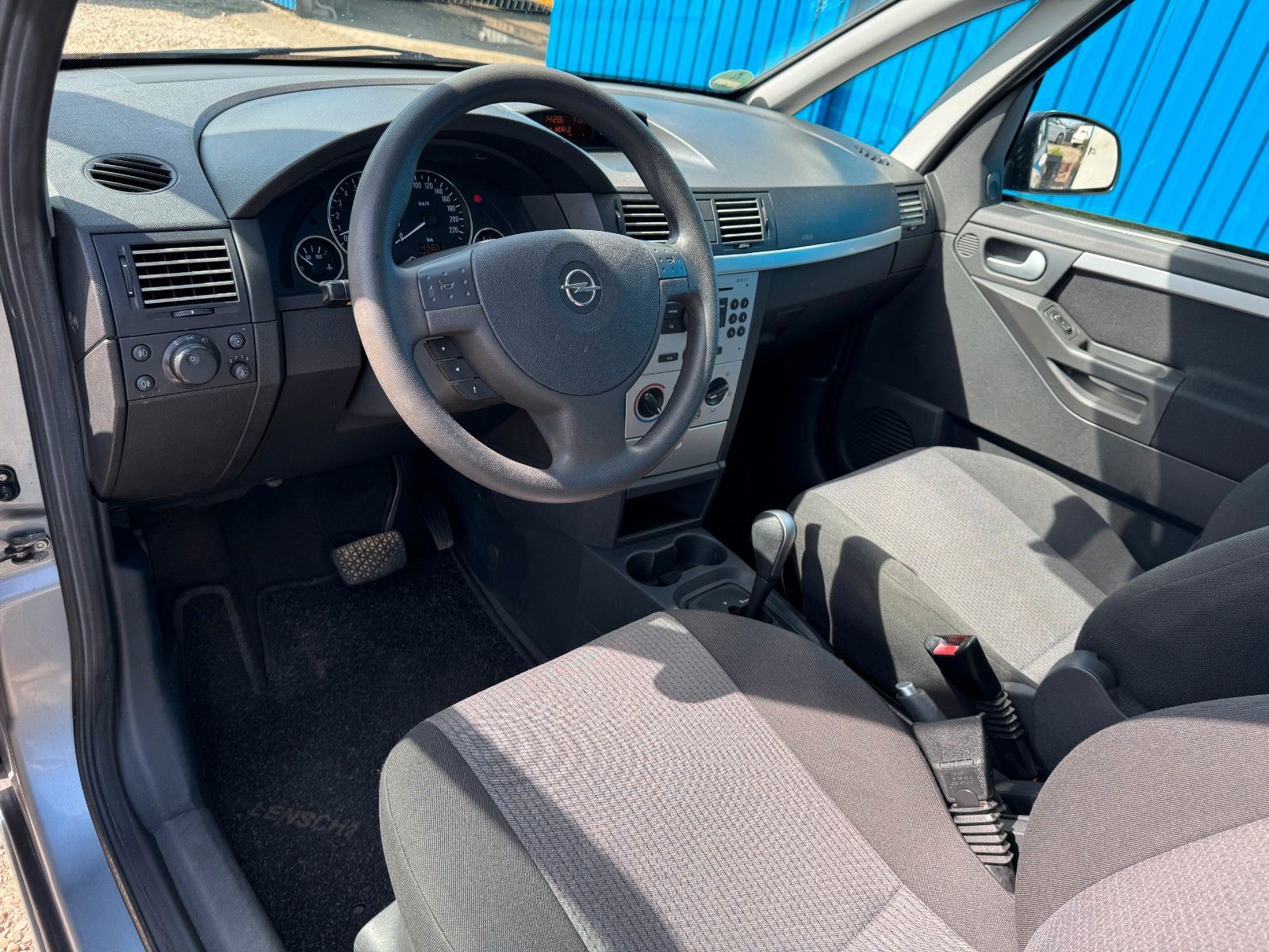 Fahrzeugabbildung Opel Meriva**Edition**Automatik**Klima**97 TKM**