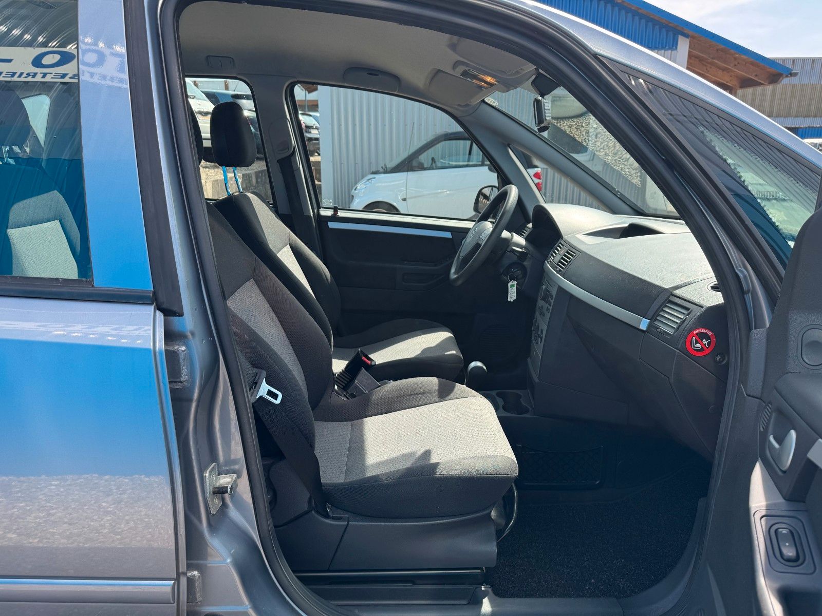 Fahrzeugabbildung Opel Meriva**Edition**Automatik**Klima**97 TKM**