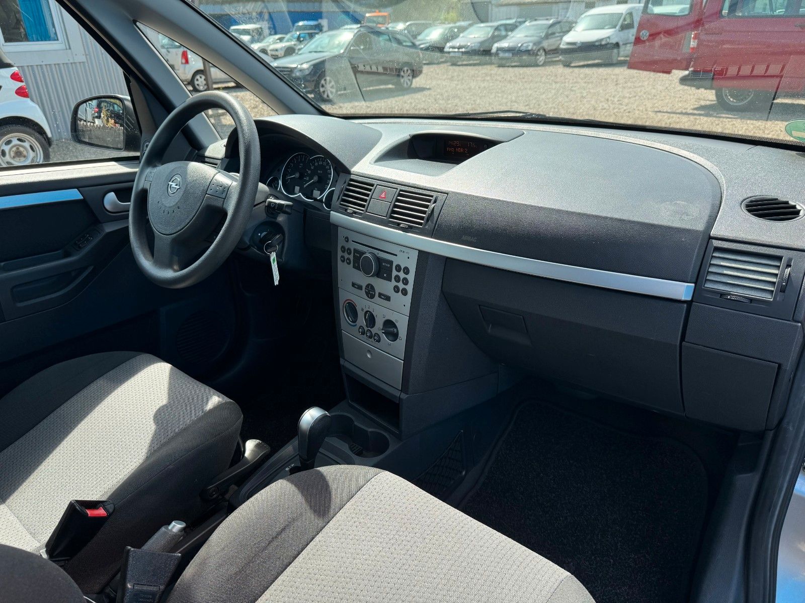 Fahrzeugabbildung Opel Meriva**Edition**Automatik**Klima**97 TKM**