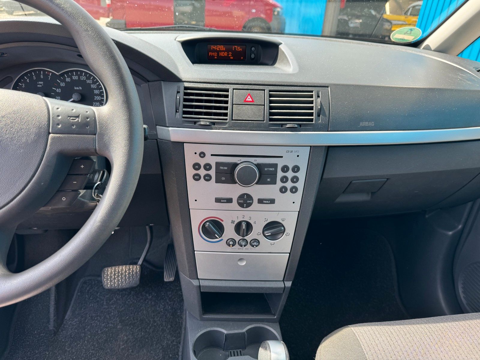 Fahrzeugabbildung Opel Meriva**Edition**Automatik**Klima**97 TKM**