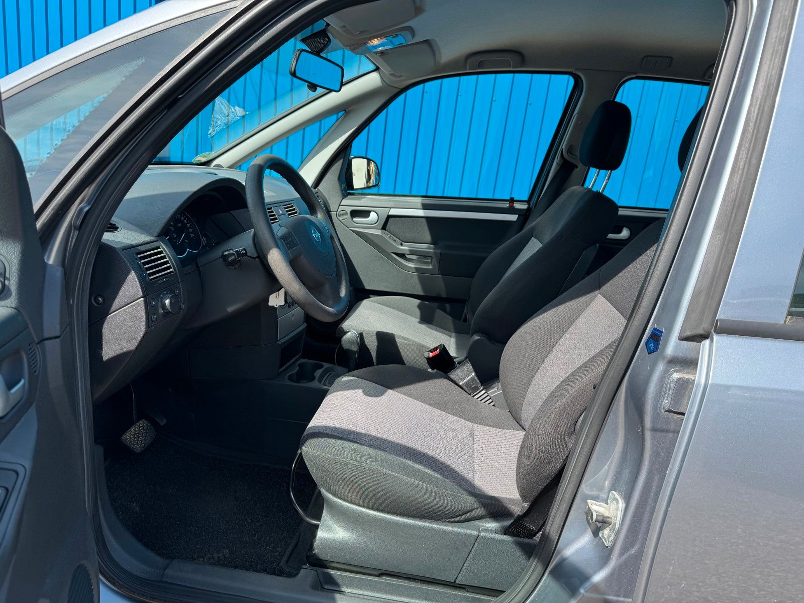 Fahrzeugabbildung Opel Meriva**Edition**Automatik**Klima**97 TKM**