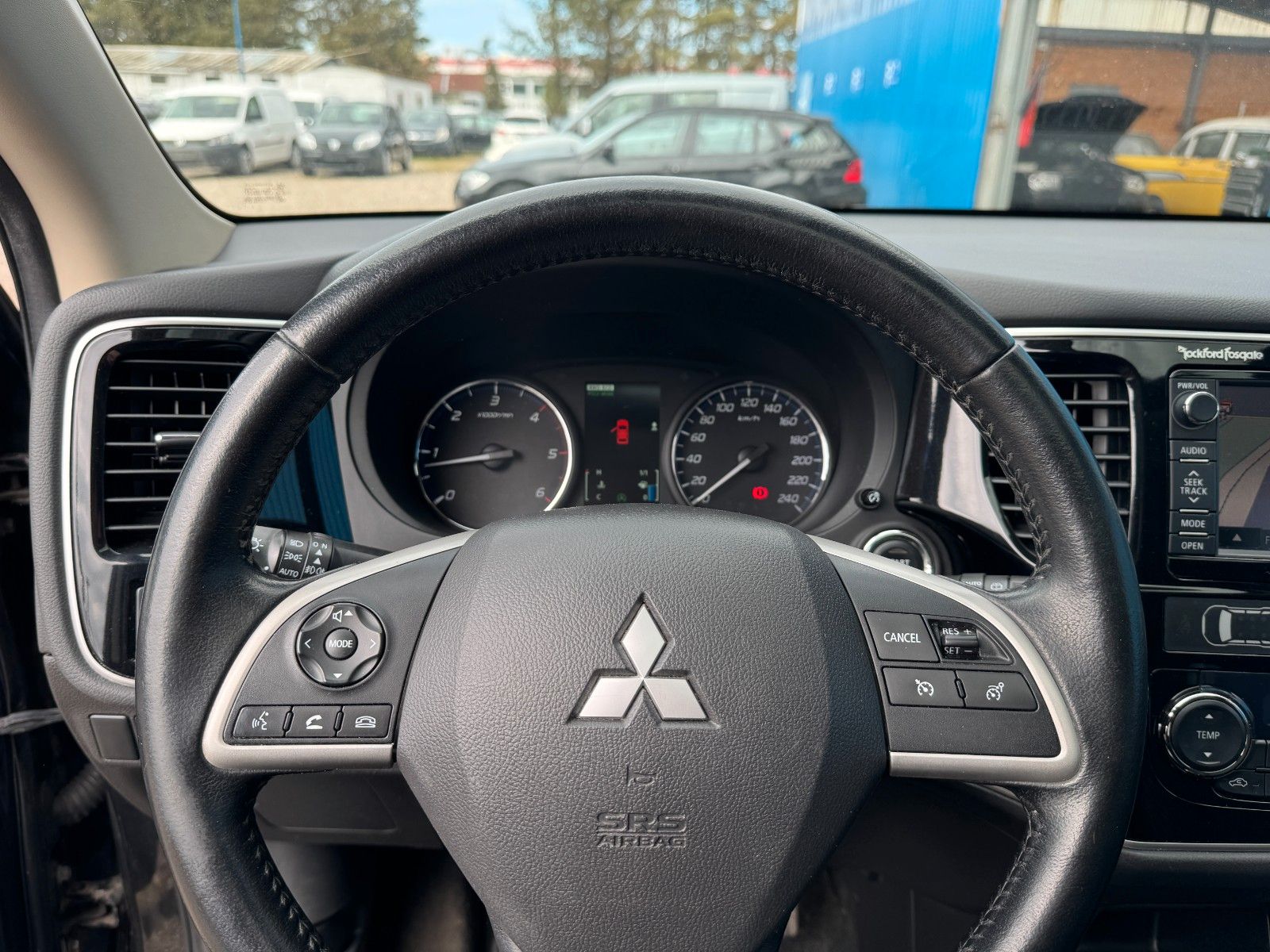 Fahrzeugabbildung Mitsubishi Outlander ClearTec Instyle**4WD**AHK**7 SITZER**