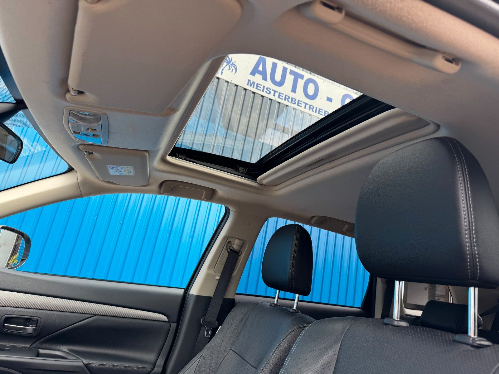 Fahrzeugabbildung Mitsubishi Outlander ClearTec Instyle**4WD**AHK**7 SITZER**