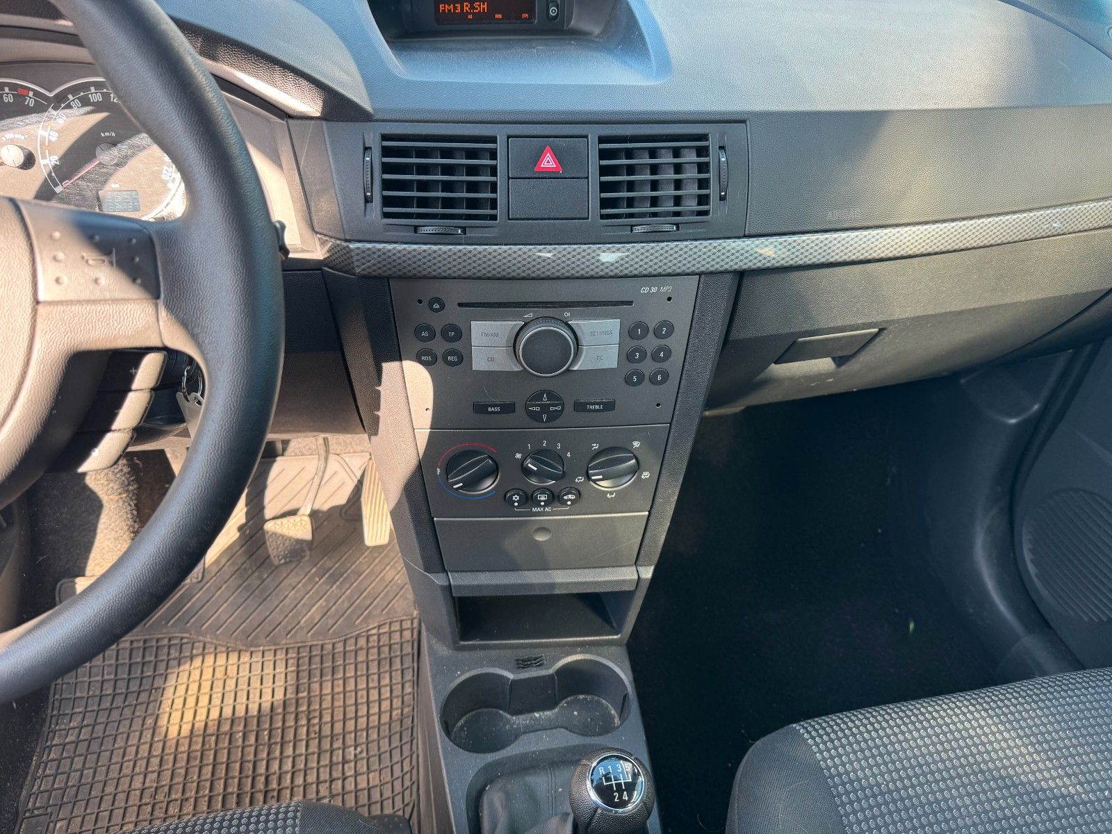 Fahrzeugabbildung Opel Meriva**Edition**AHK**Klima**