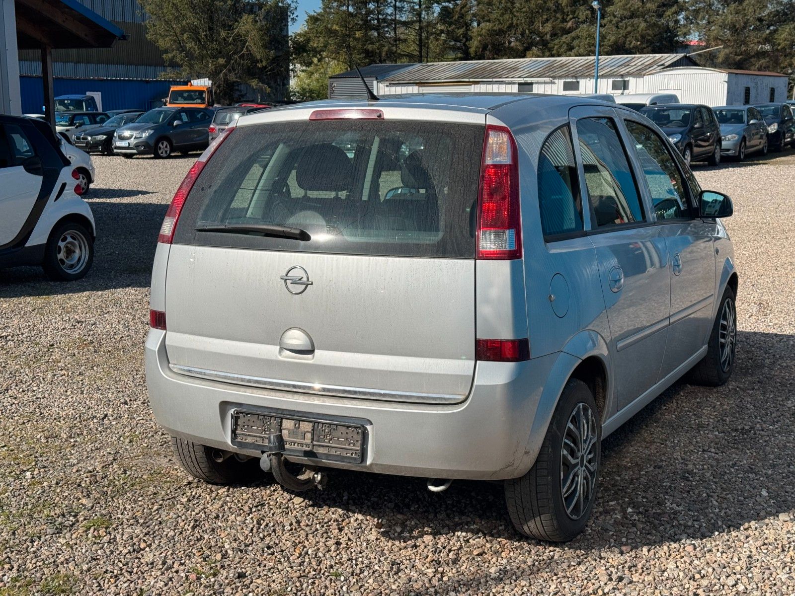 Fahrzeugabbildung Opel Meriva**Edition**AHK**Klima**