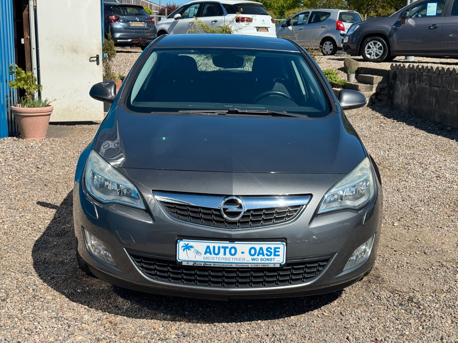 Fahrzeugabbildung Opel Astra J Lim. 5-trg.**Edition**SHZ**Klima**Temp**