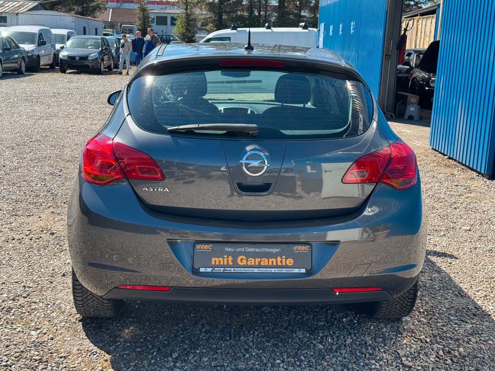 Fahrzeugabbildung Opel Astra J Lim. 5-trg.**Edition**SHZ**Klima**Temp**