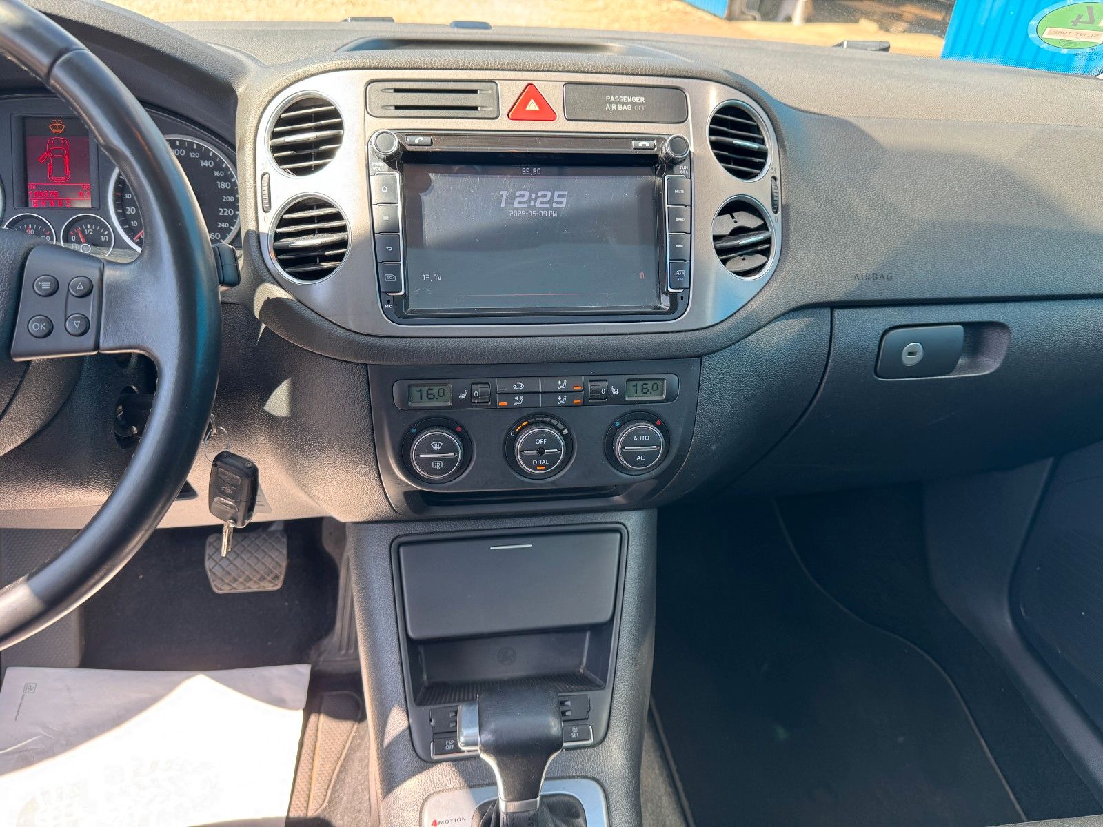 Fahrzeugabbildung Volkswagen Tiguan*Track & Field*4Motion*Automatik*07/25*