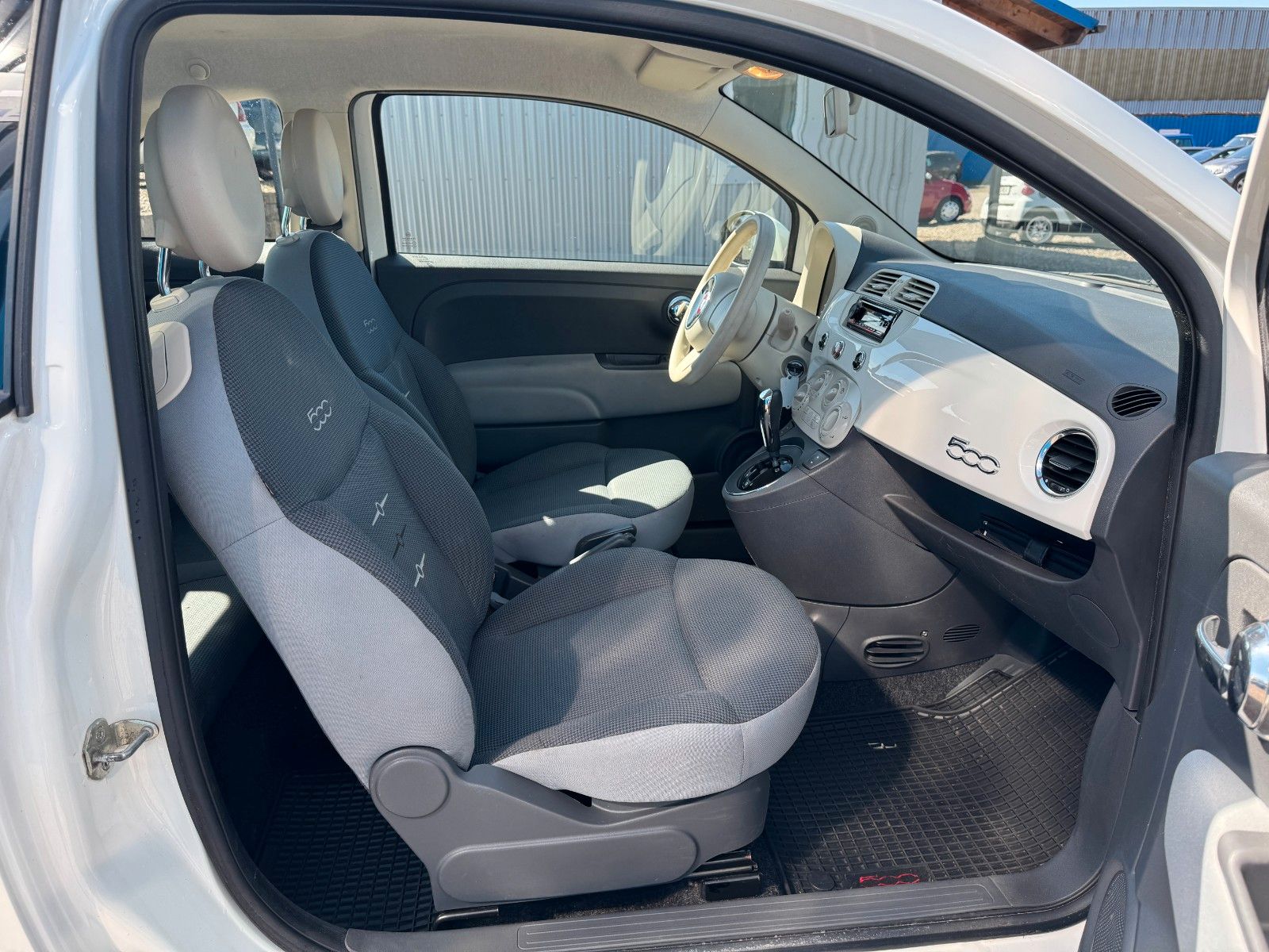 Fahrzeugabbildung Fiat 500** Pop**Automatik**Euro 6**