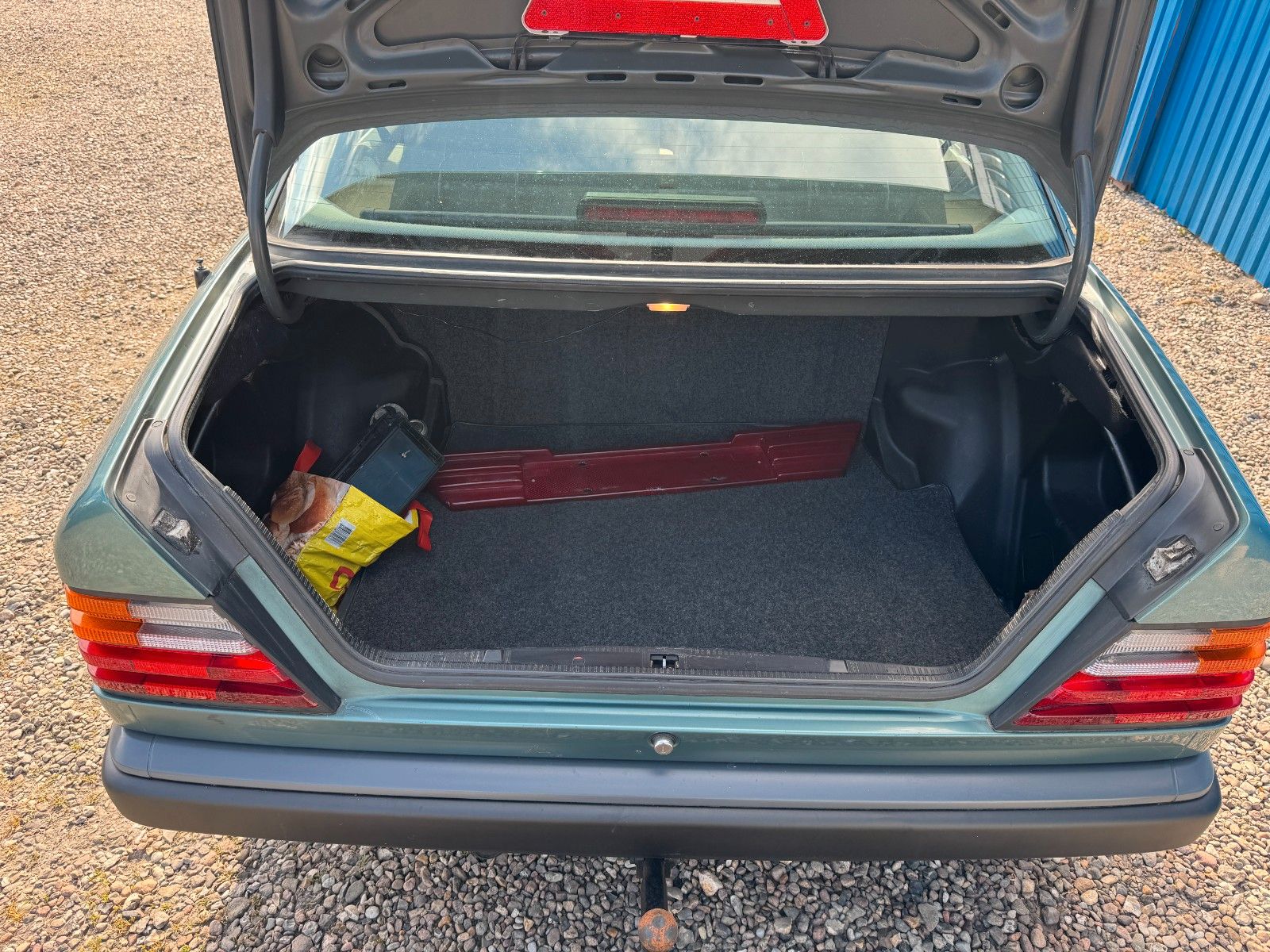 Fahrzeugabbildung Mercedes-Benz W124 200*Automatik*Schiebedach*AHK*H Zulassung*