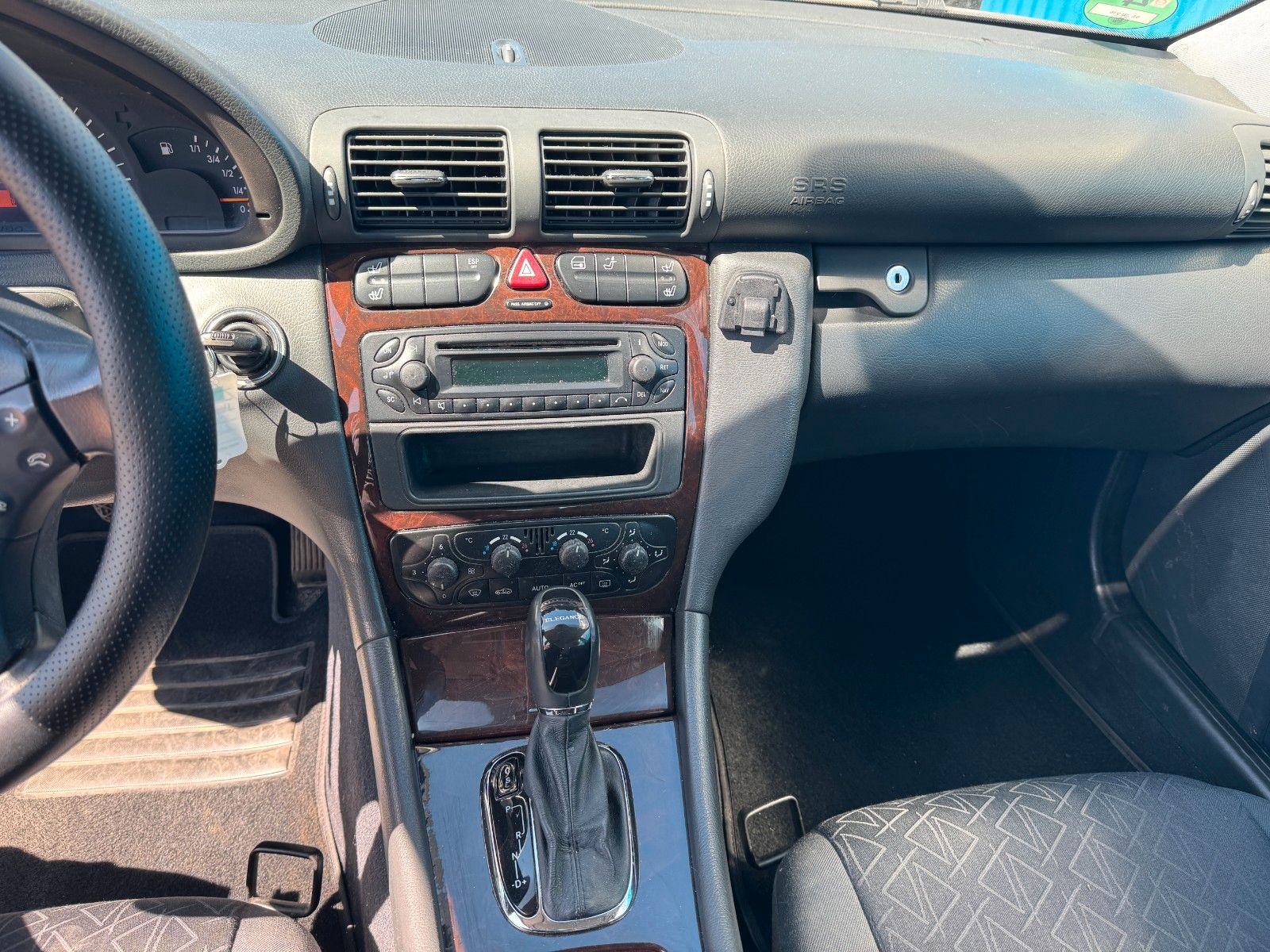 Fahrzeugabbildung Mercedes-Benz C 200 Kompressor Lim.**Automatik**Klima**SHZ**