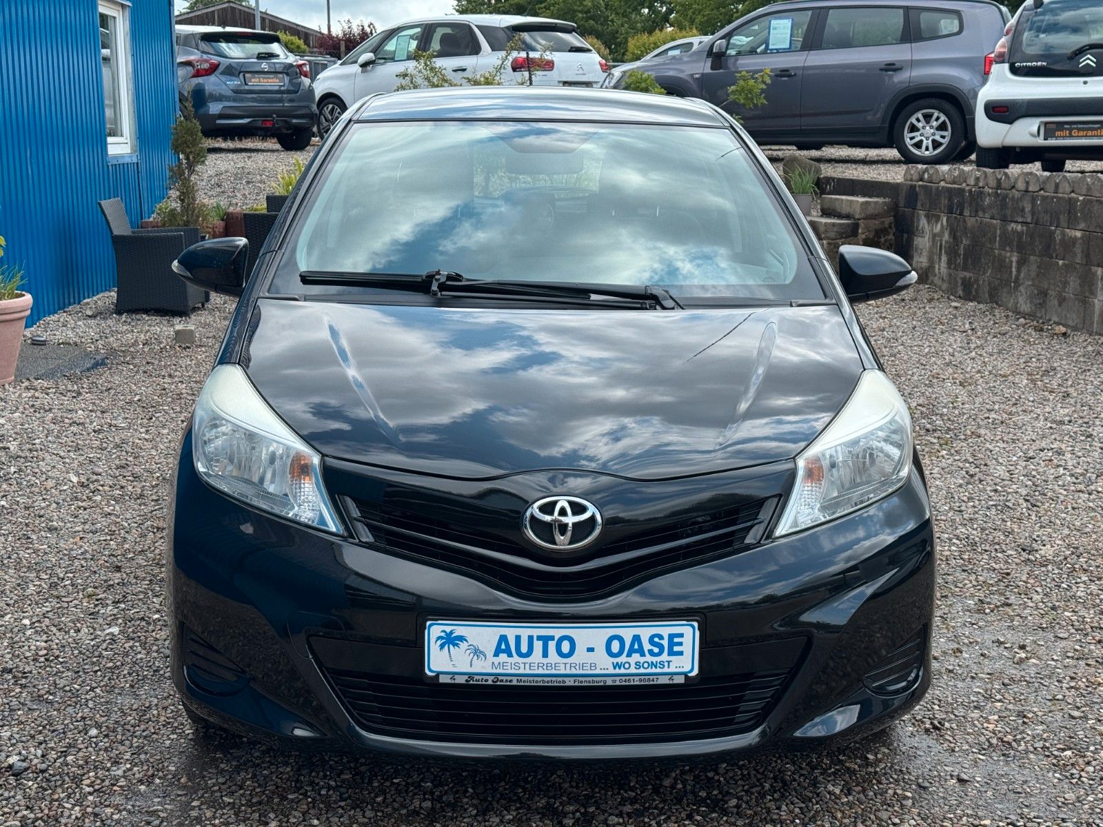 Fahrzeugabbildung Toyota Yaris**Cool**Klima**Allwetter**