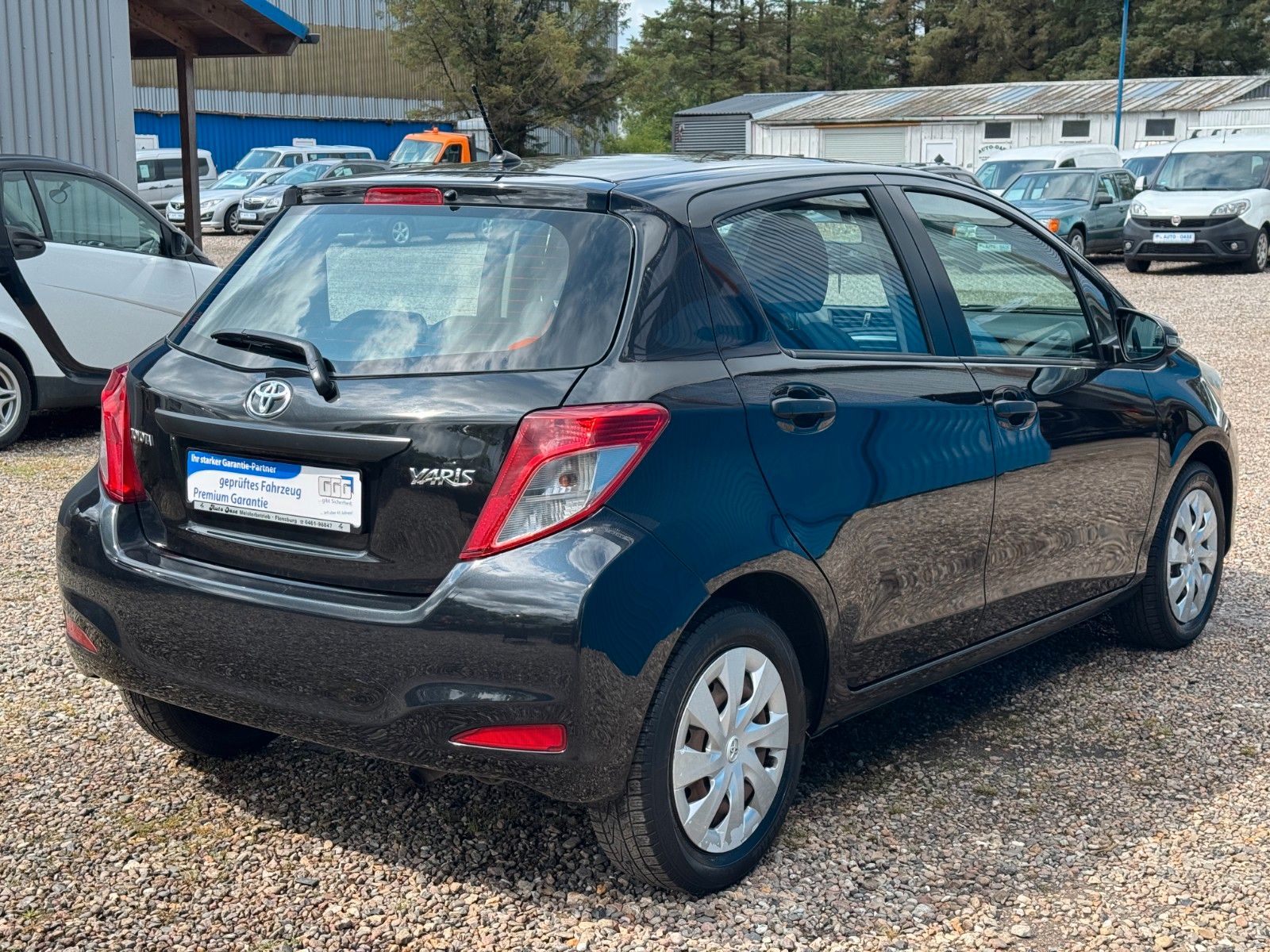 Fahrzeugabbildung Toyota Yaris**Cool**Klima**Allwetter**
