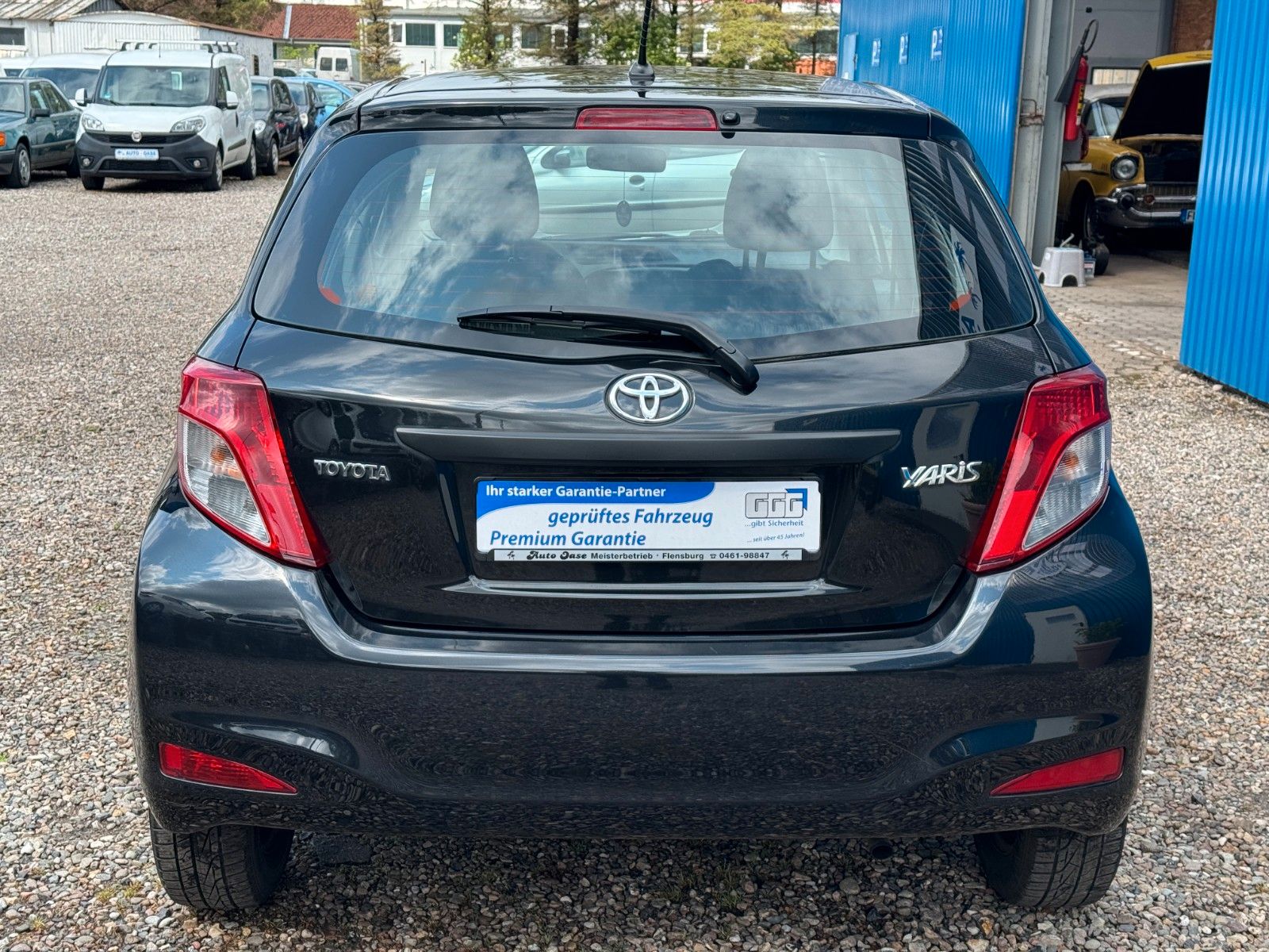 Fahrzeugabbildung Toyota Yaris**Cool**Klima**Allwetter**