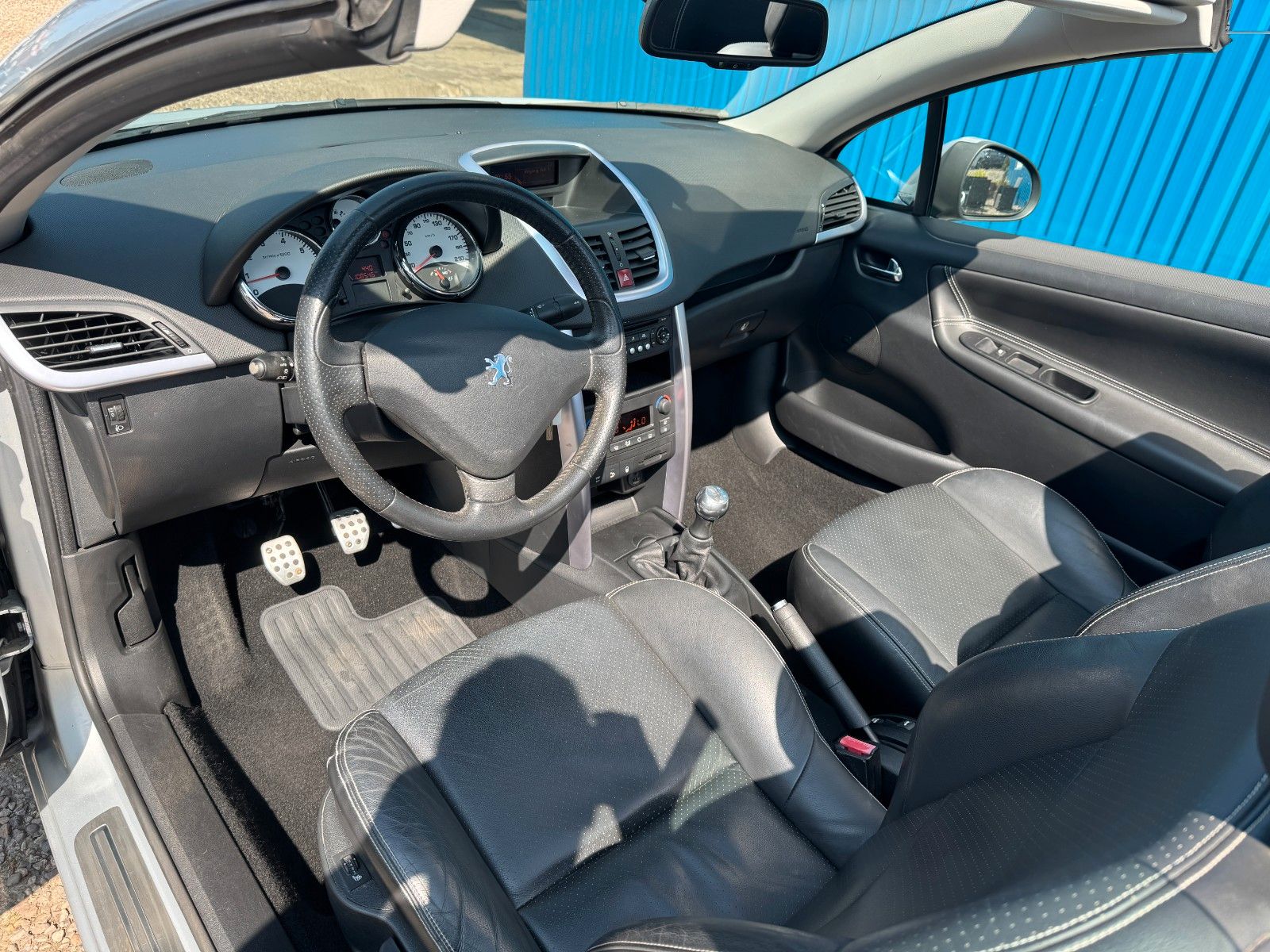 Fahrzeugabbildung Peugeot 207 CC Cabrio**JBL**Klima**Leder**SHZ**1. Hand**