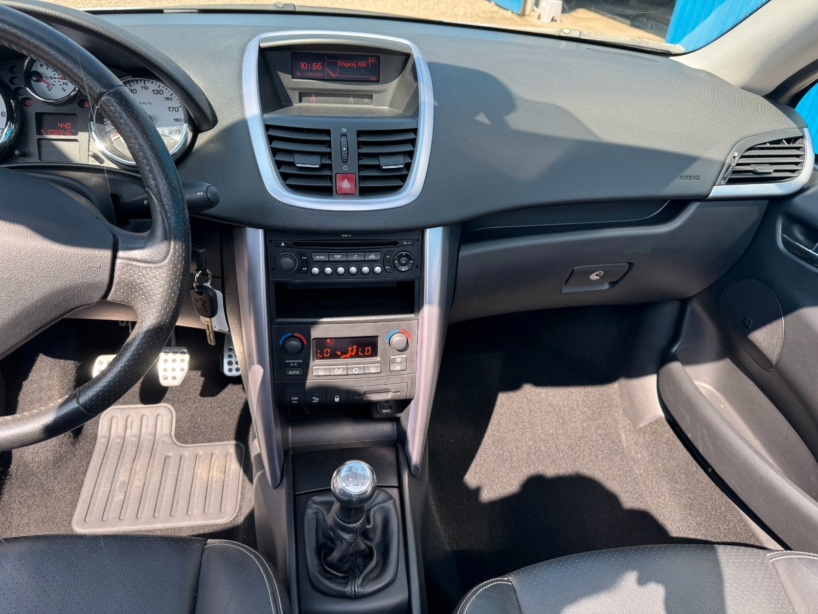 Fahrzeugabbildung Peugeot 207 CC Cabrio**JBL**Klima**Leder**SHZ**1. Hand**
