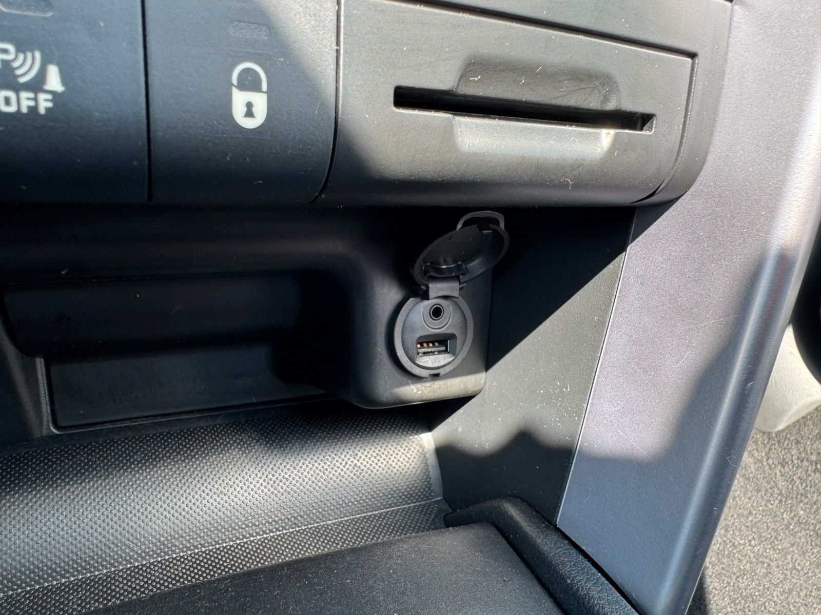 Fahrzeugabbildung Peugeot 207 CC Cabrio**JBL**Klima**Leder**SHZ**1. Hand**
