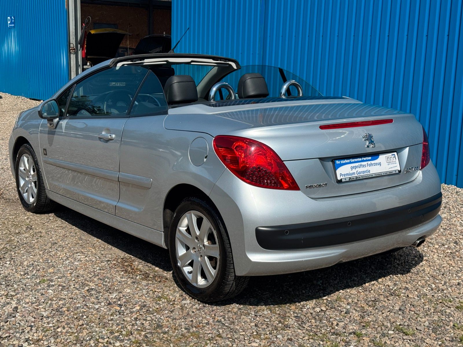 Fahrzeugabbildung Peugeot 207 CC Cabrio**JBL**Klima**Leder**SHZ**1. Hand**