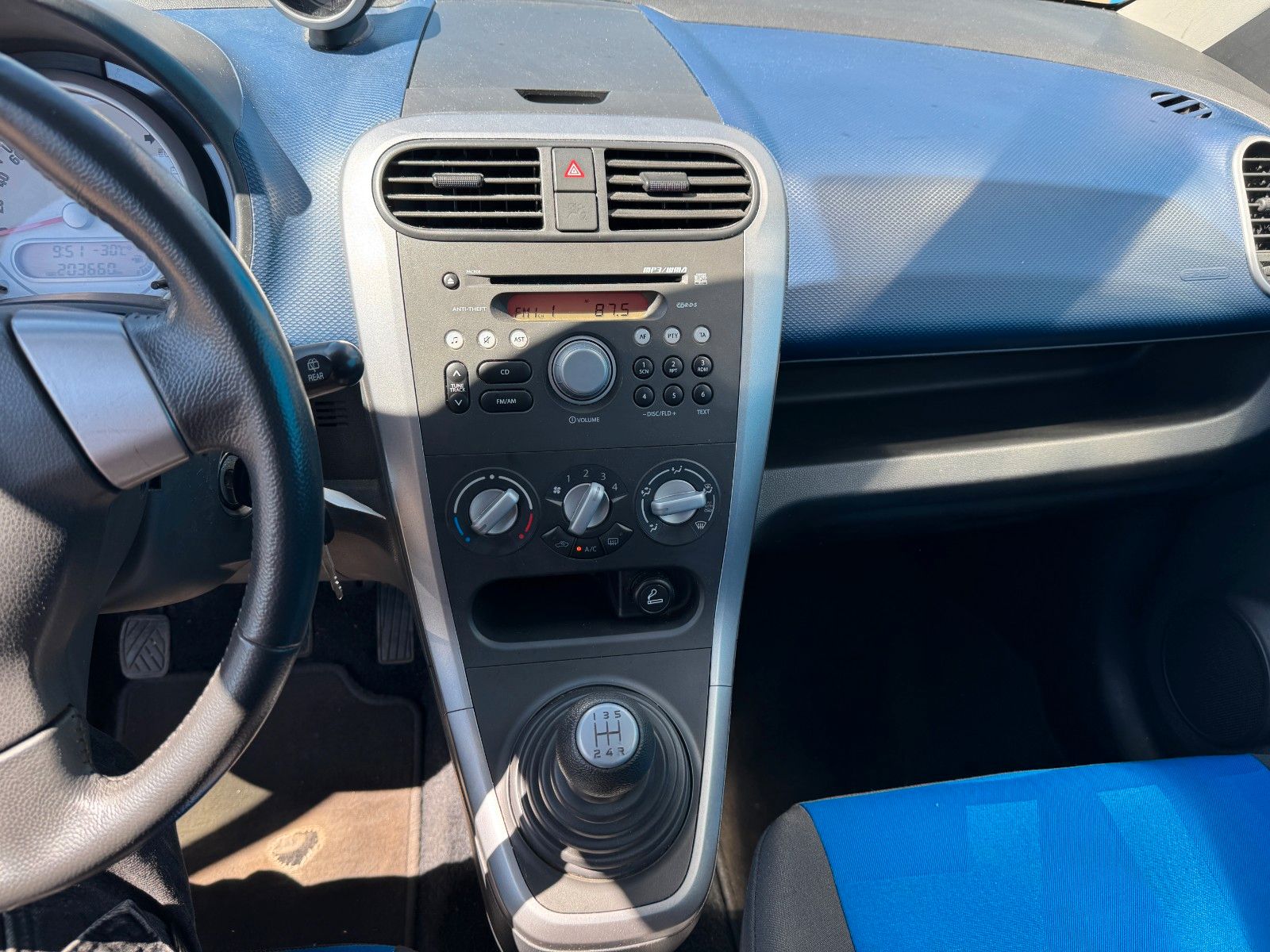 Fahrzeugabbildung Opel Agila B**Edition**Klima**