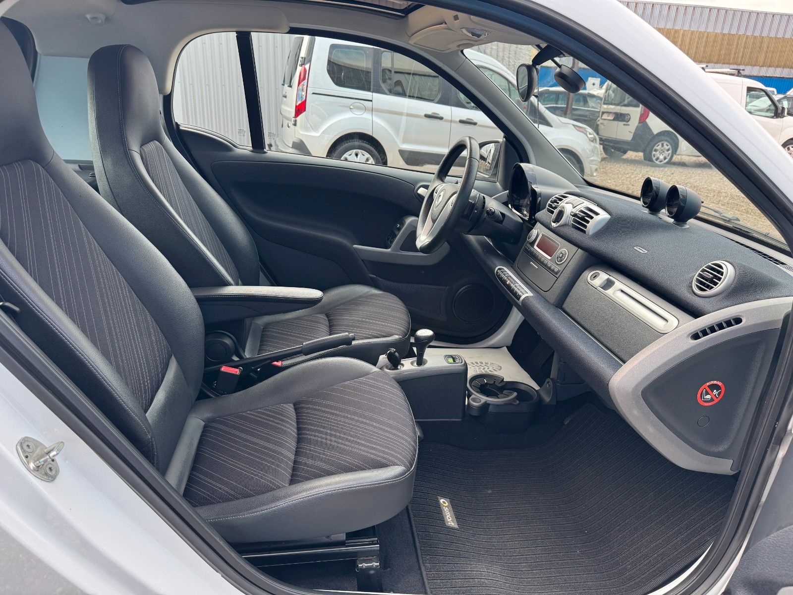 Fahrzeugabbildung Smart ForTwo coupe Micro Hybrid Drive*SHZ*Temp*AHK*Kli