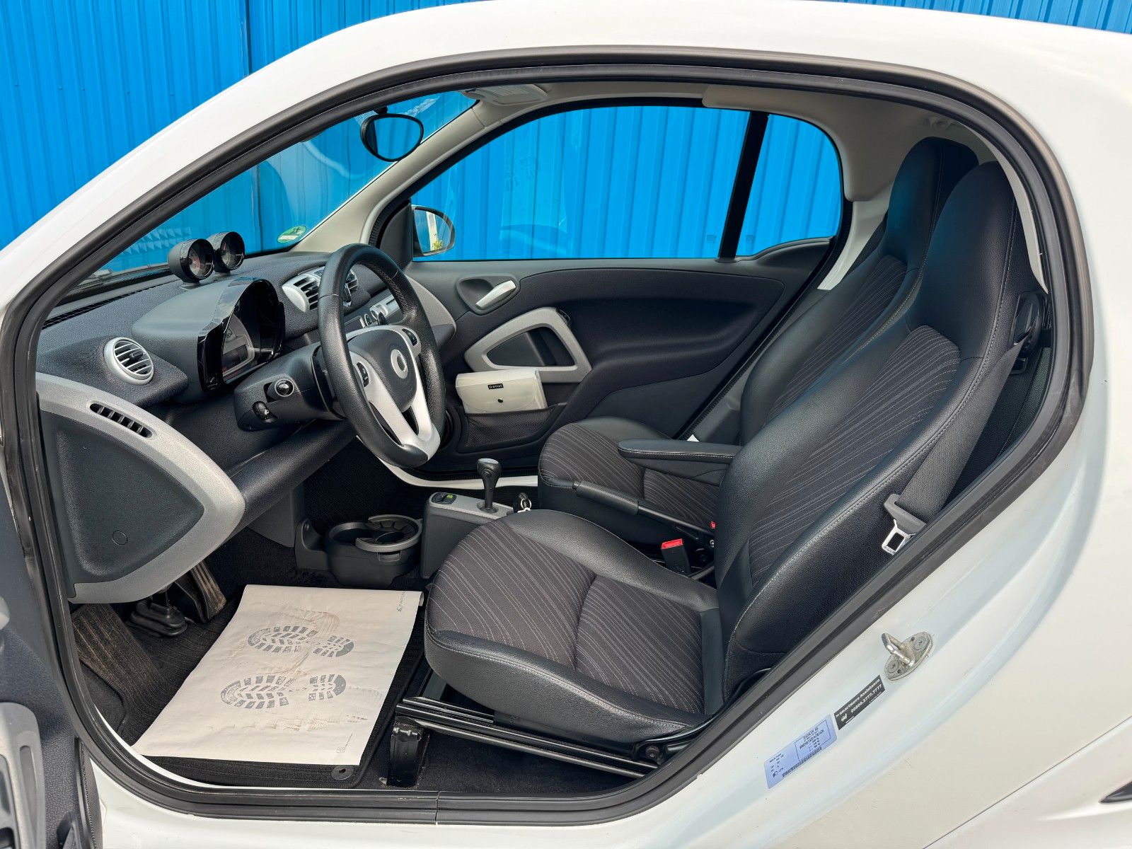 Fahrzeugabbildung Smart ForTwo coupe Micro Hybrid Drive*SHZ*Temp*AHK*Kli