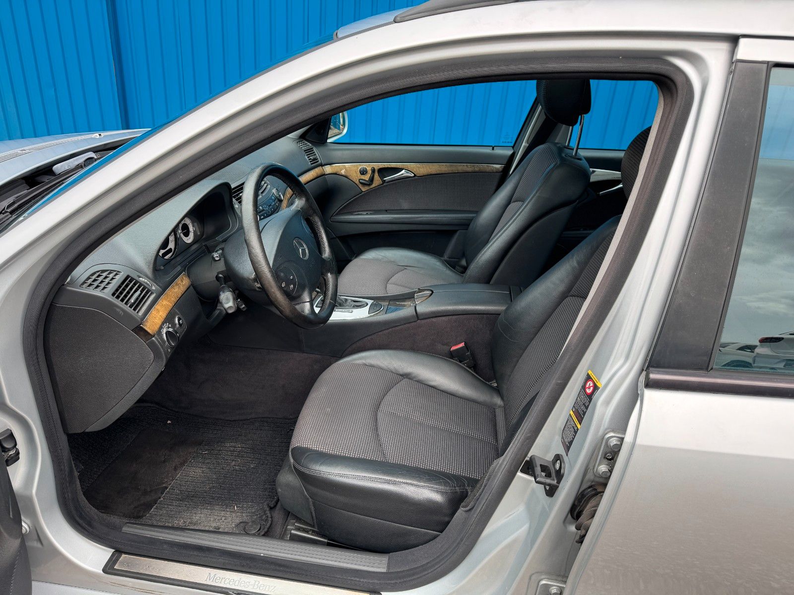 Fahrzeugabbildung Mercedes-Benz E 280 T CDI*Avantgarde*Automatik*HU06/2026*AHK*
