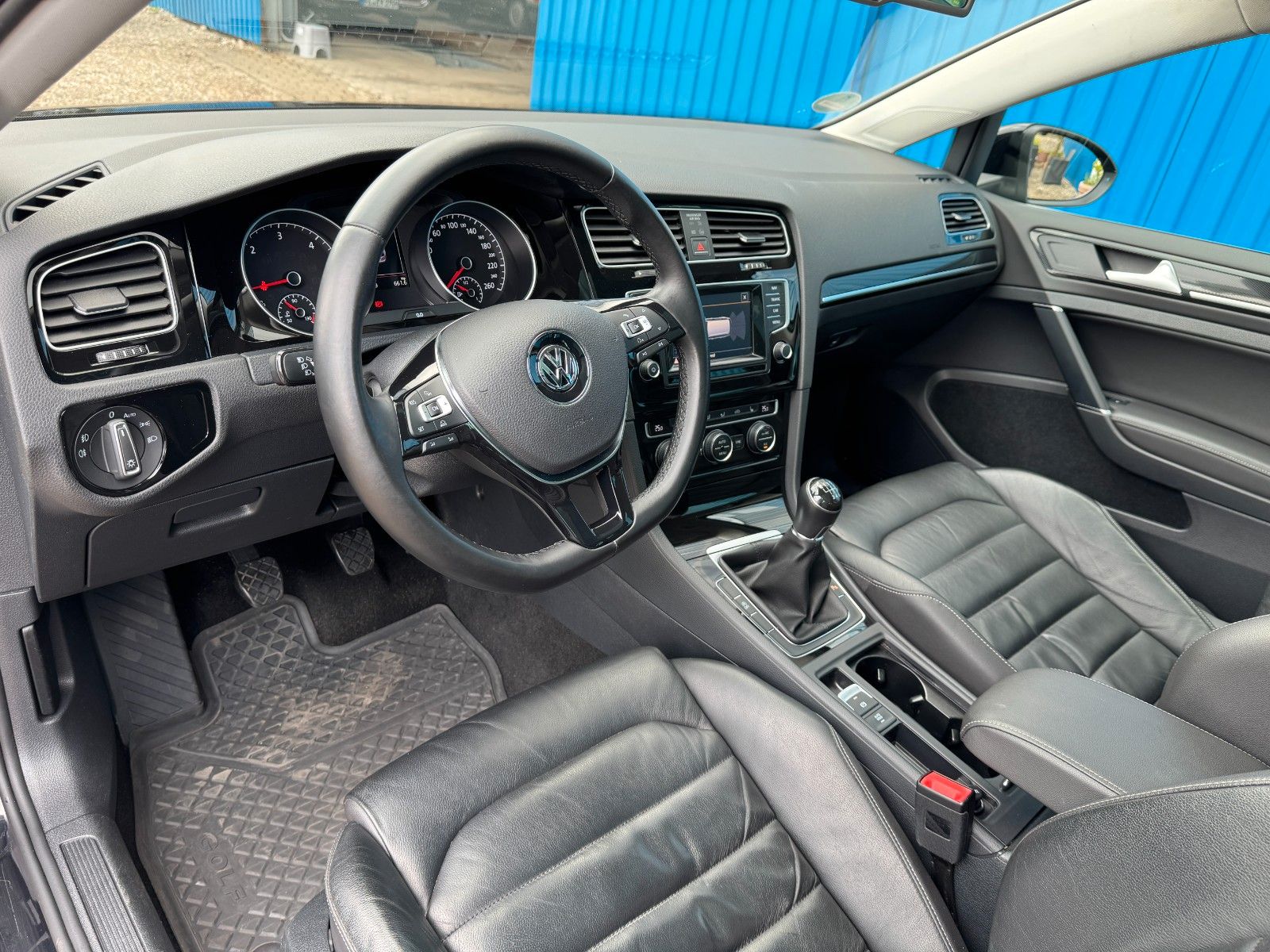 Fahrzeugabbildung Volkswagen Golf VII Variant*Highline*Standh*Pano*AHK*Xenon*