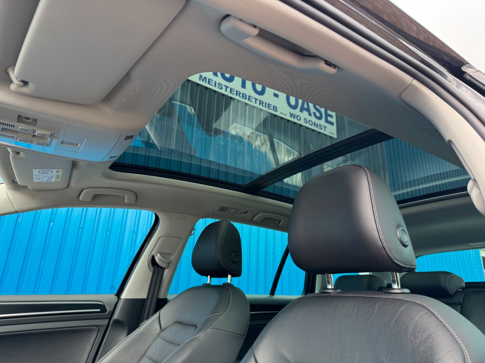 Fahrzeugabbildung Volkswagen Golf VII Variant*Highline*Standh*Pano*AHK*Xenon*