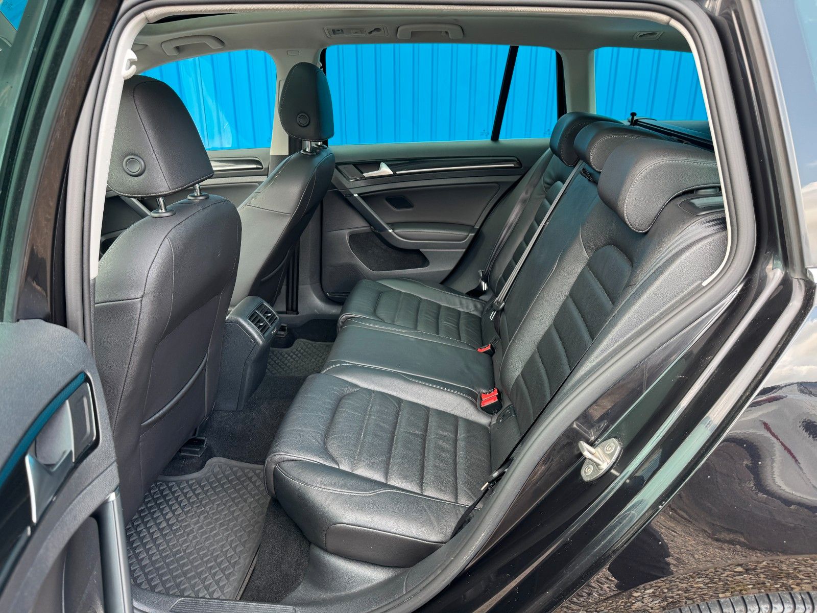 Fahrzeugabbildung Volkswagen Golf VII Variant*Highline*Standh*Pano*AHK*Xenon*