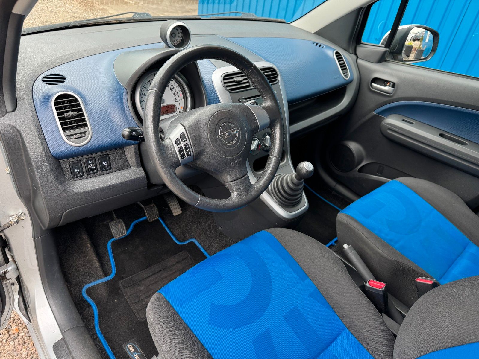 Fahrzeugabbildung Opel Agila B**Edition**84 TKM**Klima**ZV**