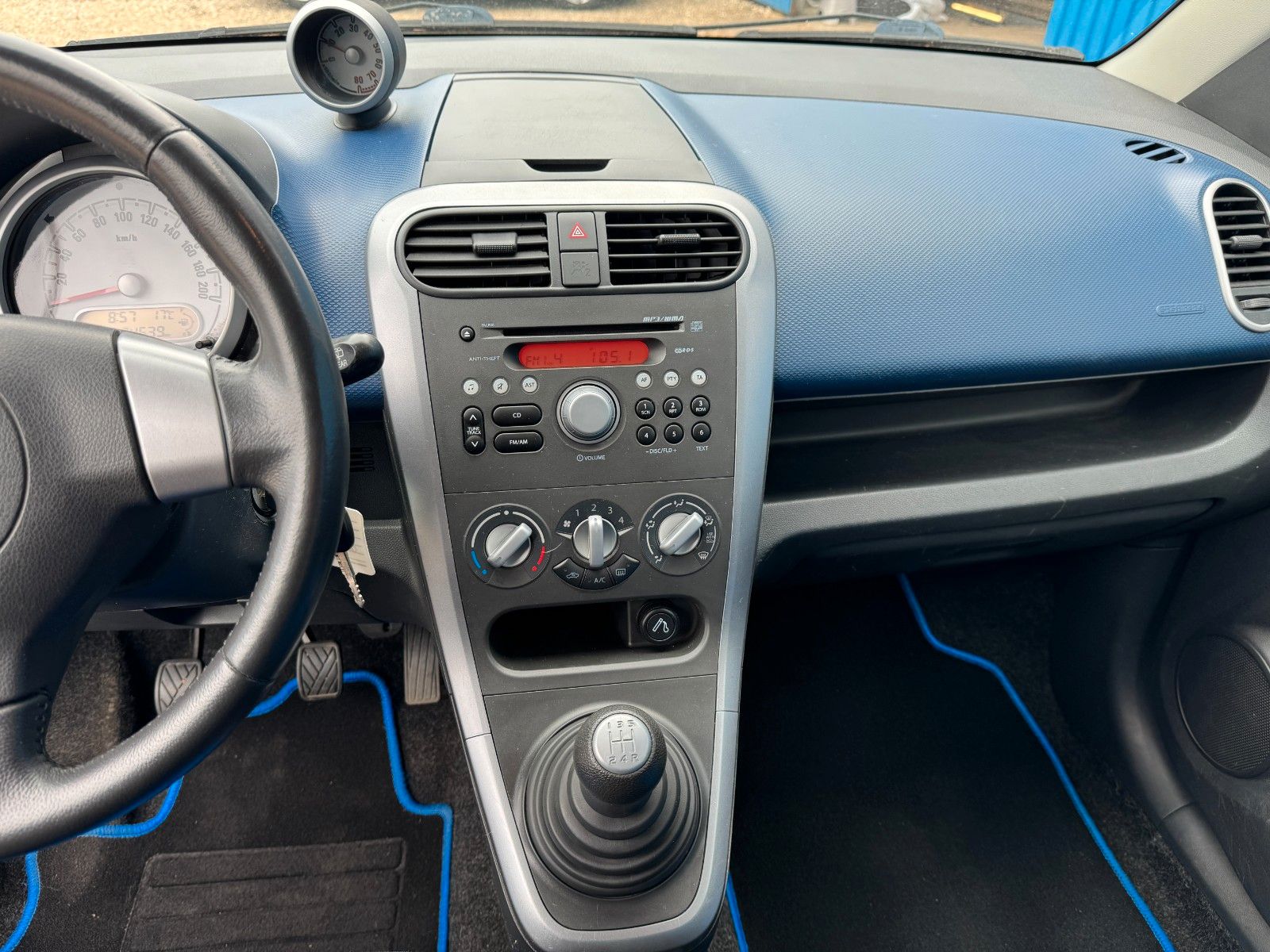 Fahrzeugabbildung Opel Agila B**Edition**84 TKM**Klima**ZV**