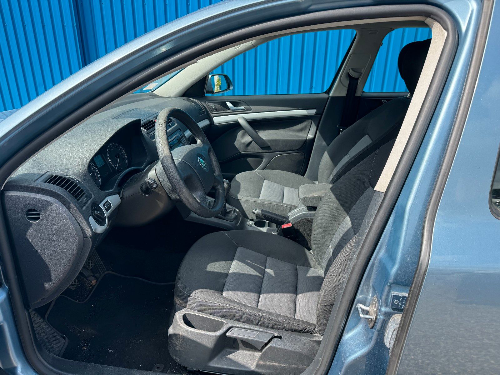 Fahrzeugabbildung SKODA Octavia Lim.**Ambiente**Klima**HU 06/2026**