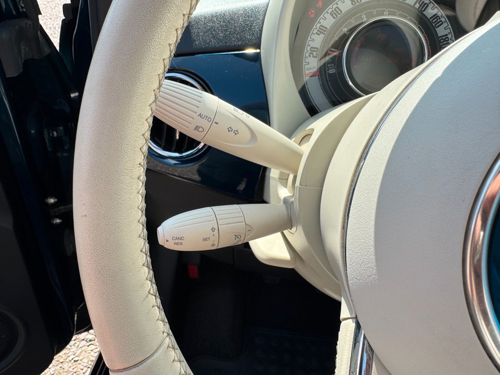 Fahrzeugabbildung Fiat 500C **Collezione**Cabrio**CarPlay**54 TKM**
