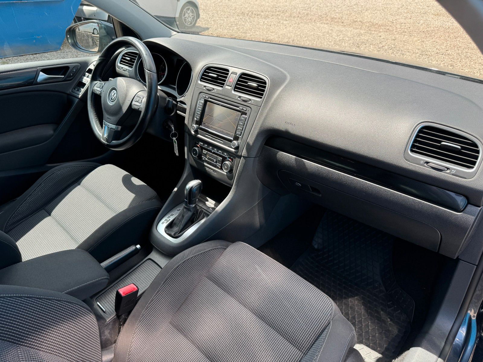 Fahrzeugabbildung Volkswagen Golf VI*Comfortline**Automatik**DSG**SHZ**Navi*