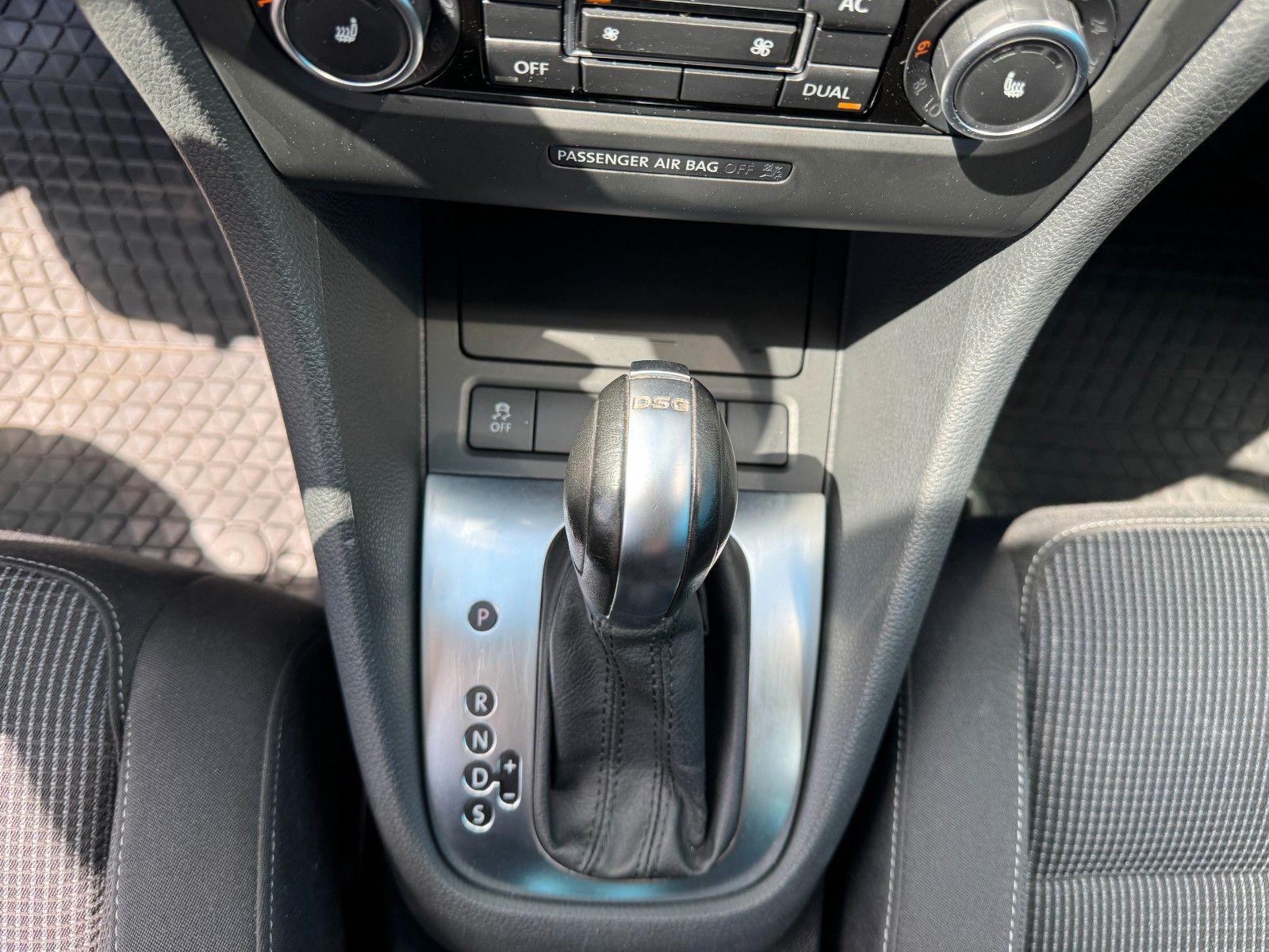 Fahrzeugabbildung Volkswagen Golf VI*Comfortline**Automatik**DSG**SHZ**Navi*