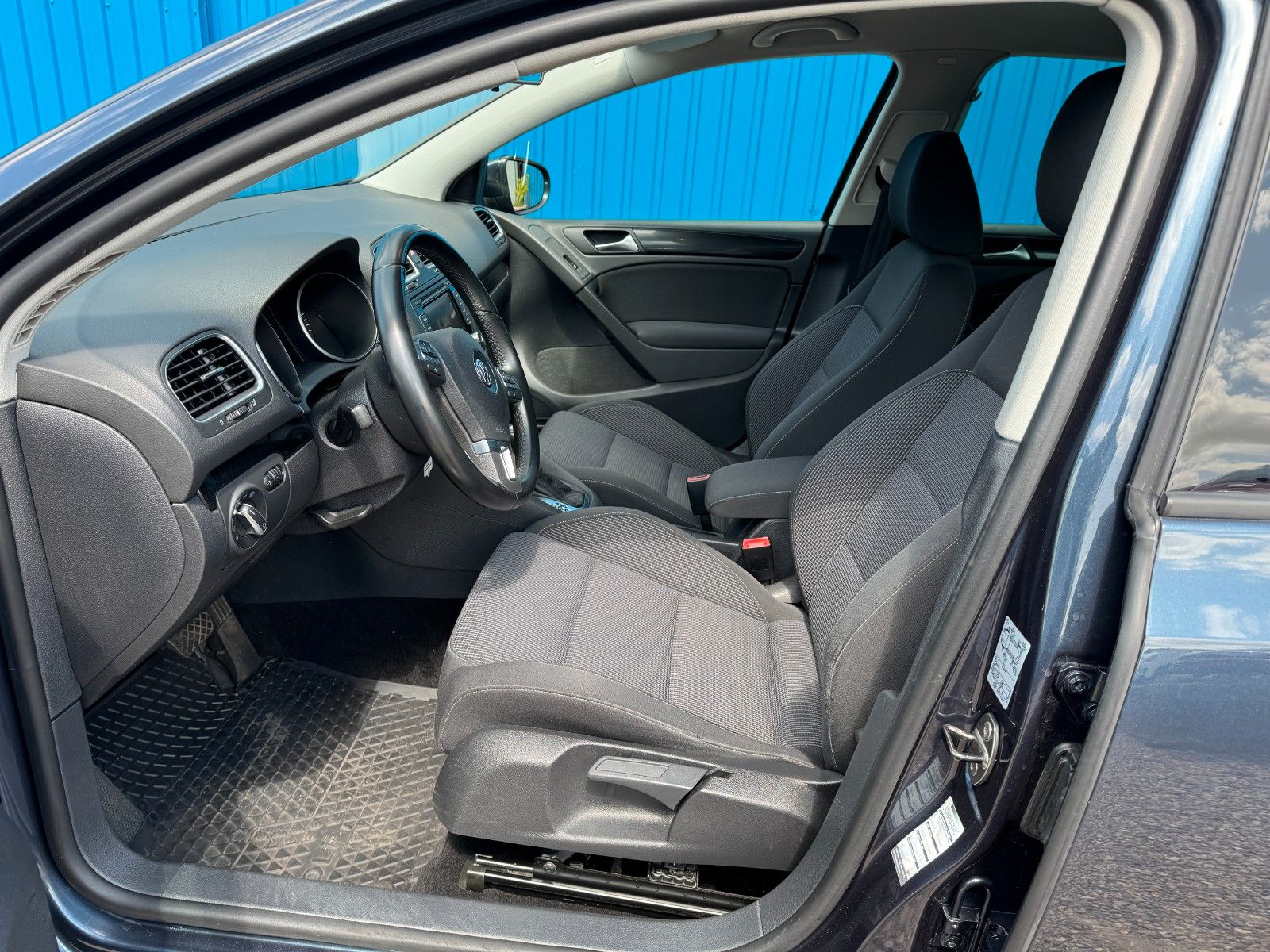 Fahrzeugabbildung Volkswagen Golf VI*Comfortline**Automatik**DSG**SHZ**Navi*