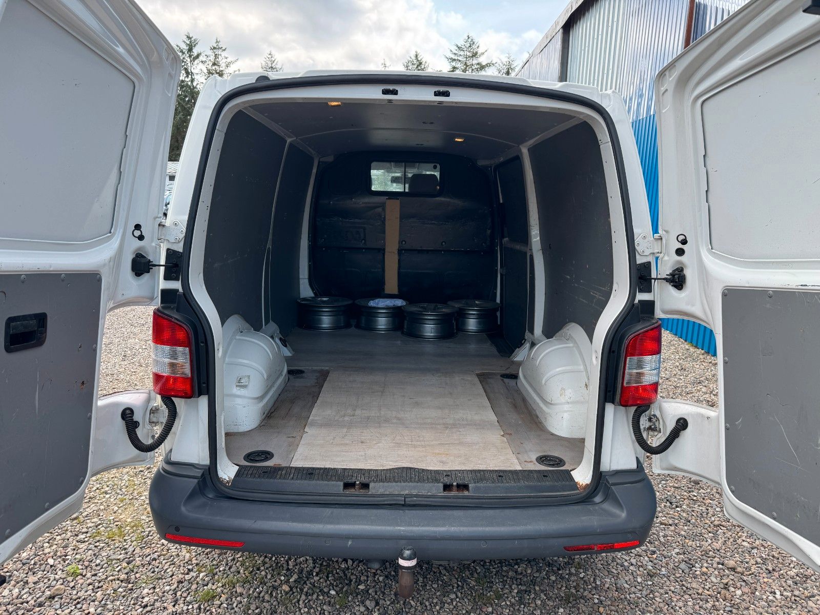 Fahrzeugabbildung Volkswagen T5 Transporter Kasten Lang*Klima*SHZ*AHK*3 Sitze