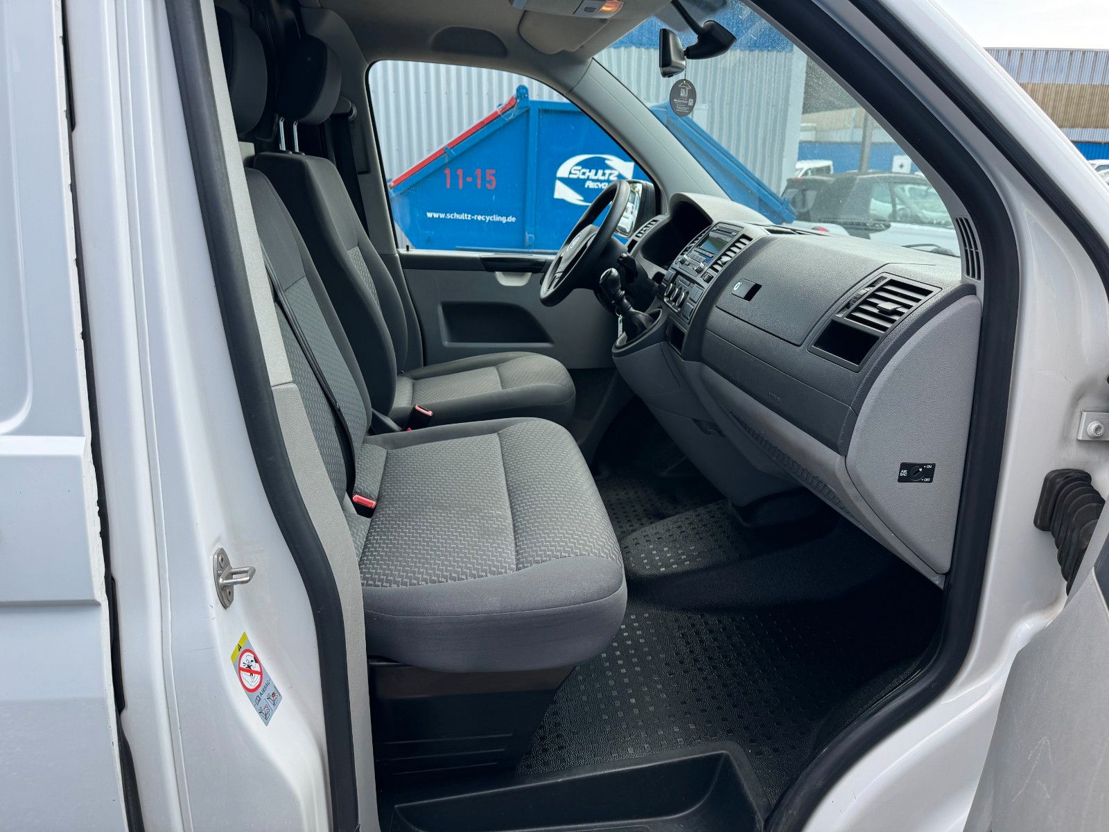 Fahrzeugabbildung Volkswagen Volkswagen T5 Transporter Kasten Lang*Klima*SHZ*